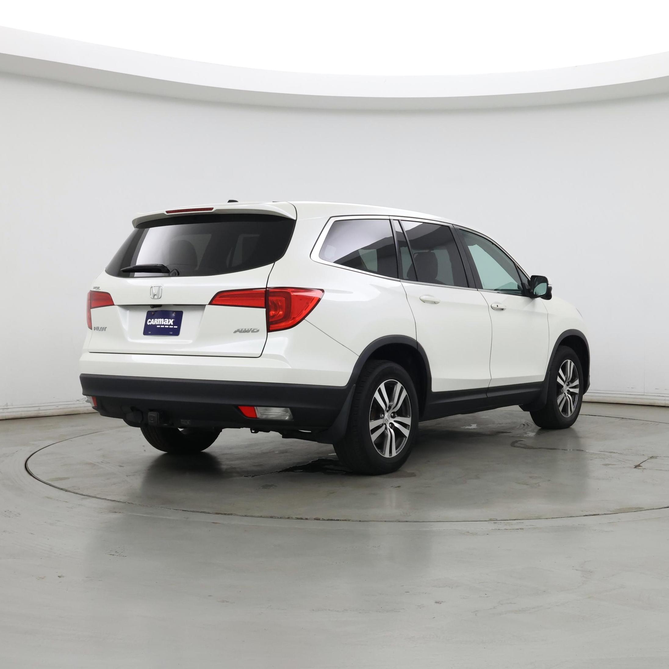 Thumbnail: 2016 Honda Pilot - 8