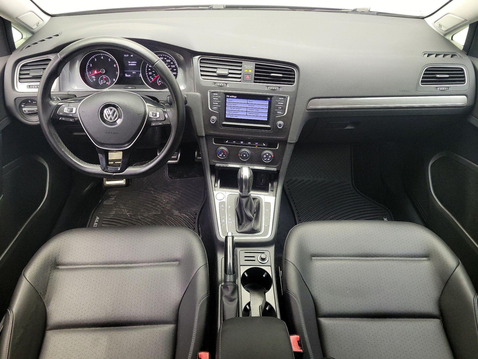 Thumbnail: 2017 Volkswagen Golf - 9