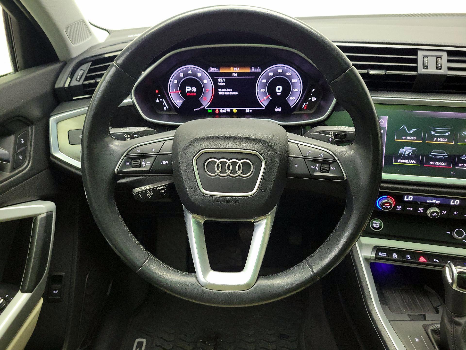 Thumbnail: 2021 Audi Q3 - 10