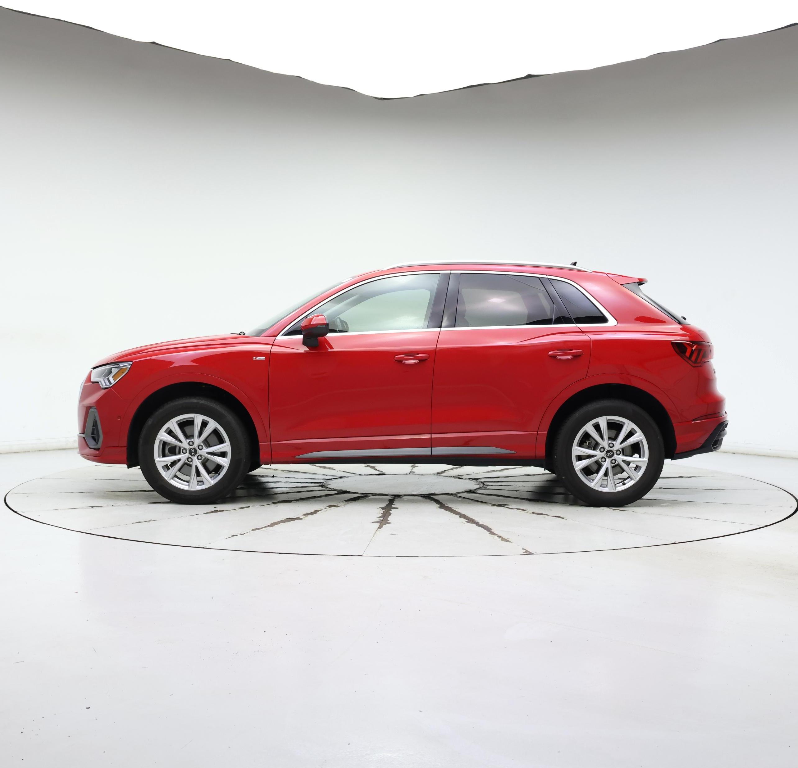 Thumbnail: 2021 Audi Q3 - 3