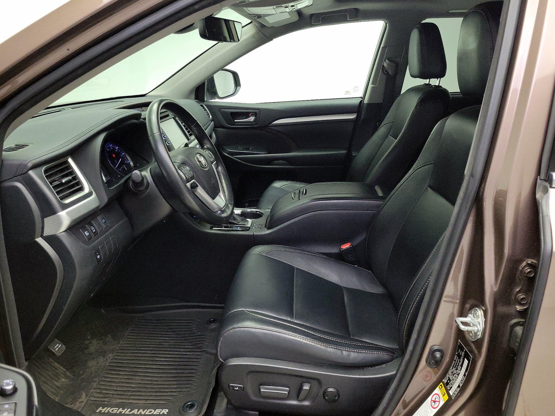 Thumbnail: 2018 Toyota Highlander - 11