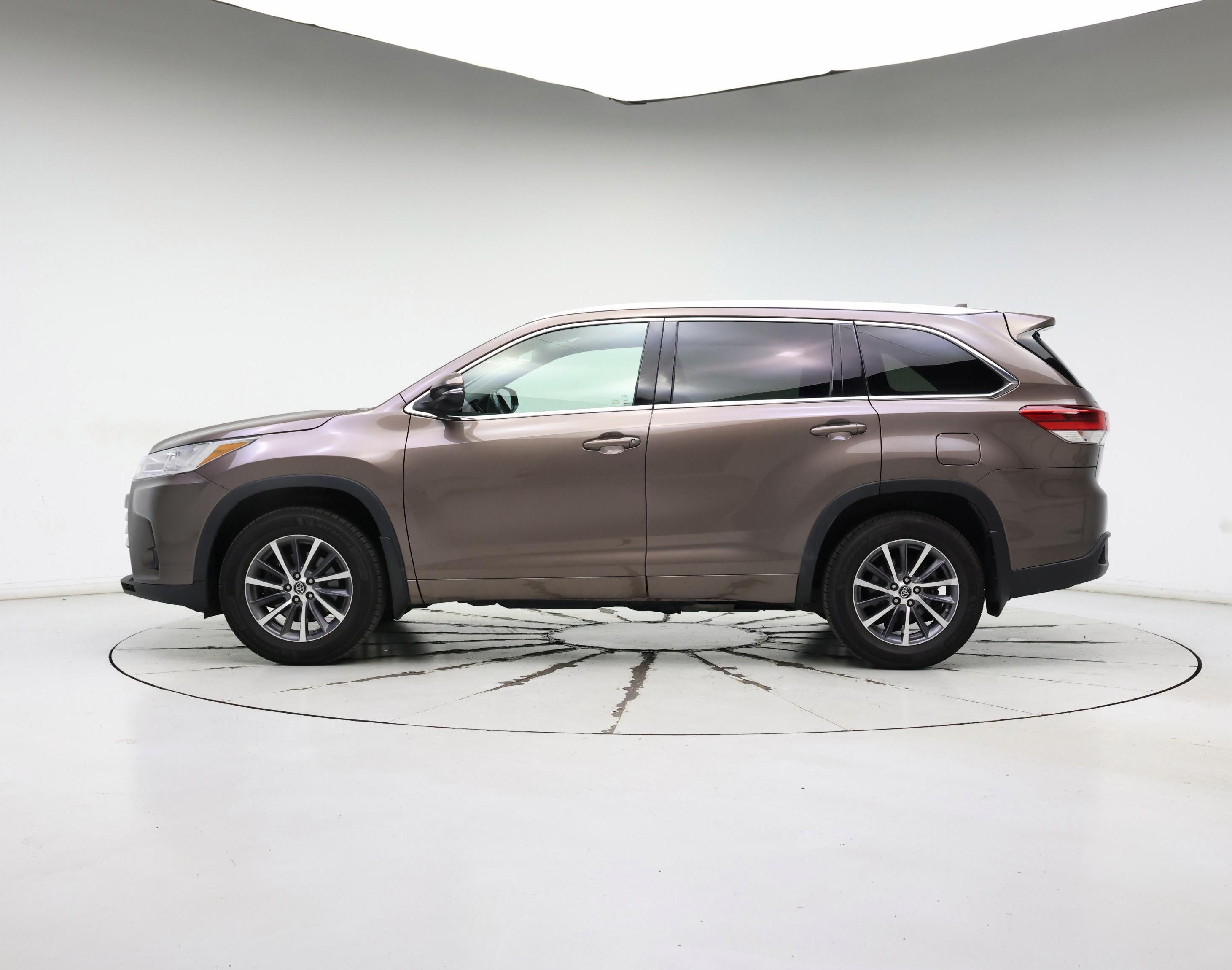 Thumbnail: 2018 Toyota Highlander - 3