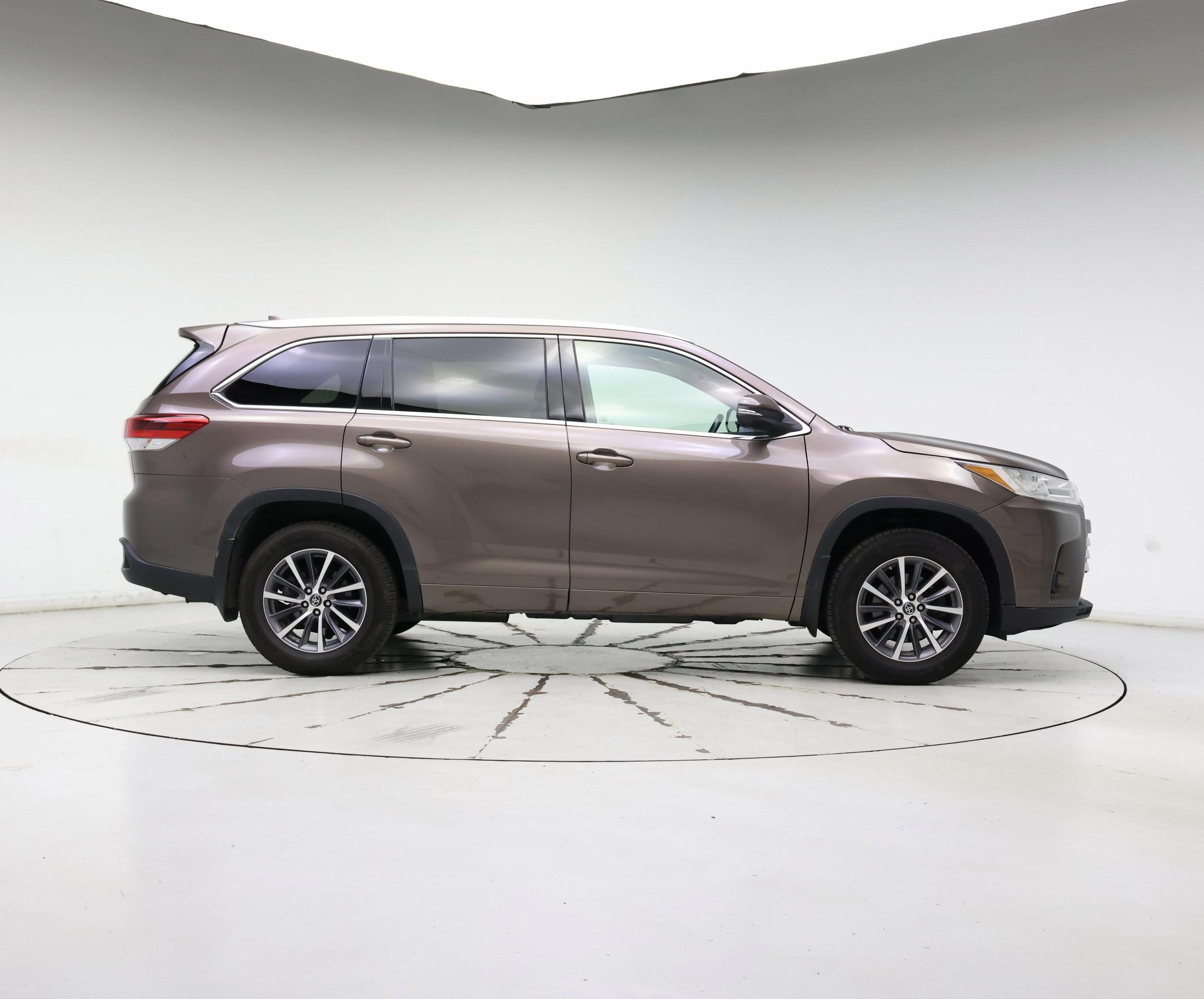 Thumbnail: 2018 Toyota Highlander - 7