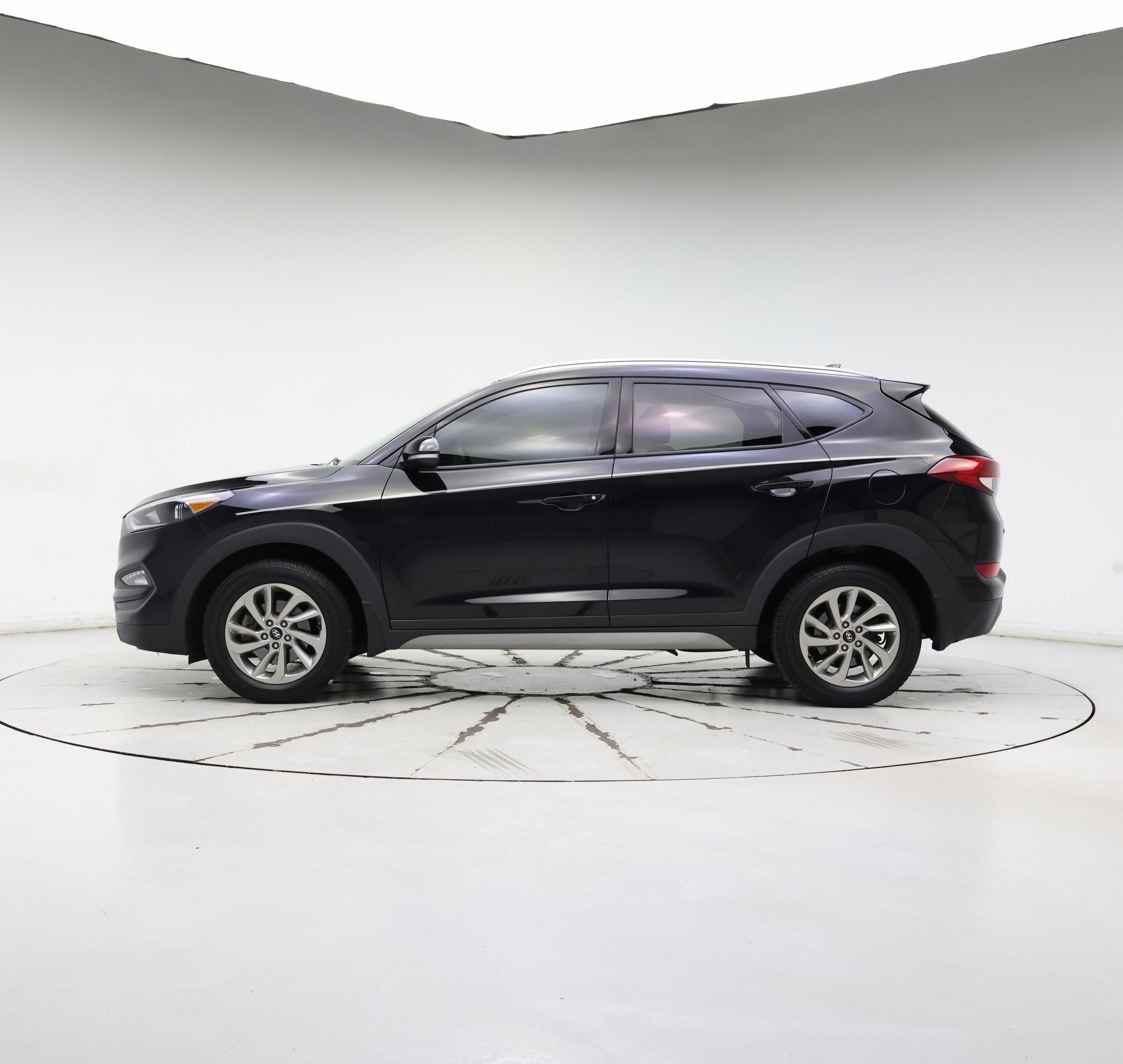 Thumbnail: 2017 Hyundai Tucson - 3