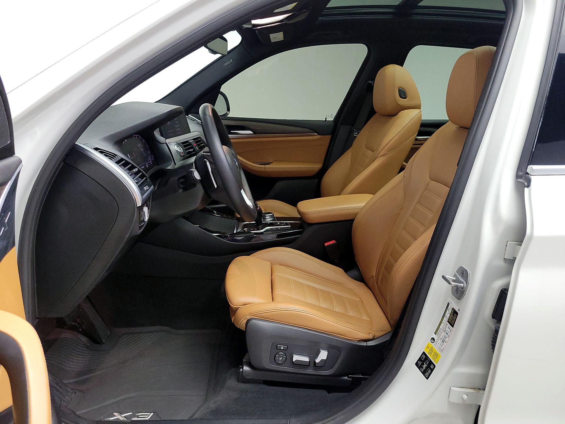 Thumbnail: 2021 BMW X3 - 11