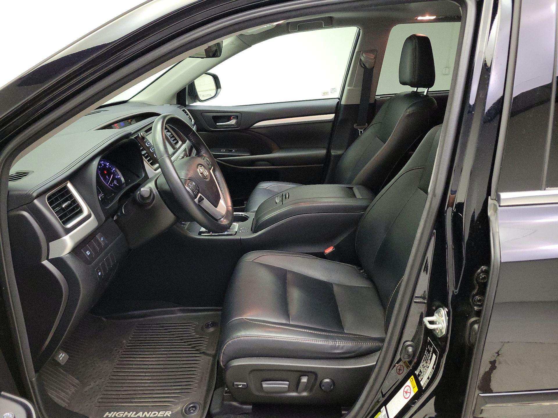 Thumbnail: 2018 Toyota Highlander - 11