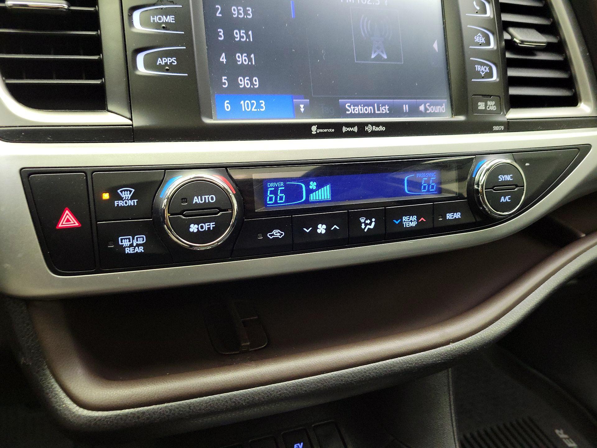 Thumbnail: 2018 Toyota Highlander - 17