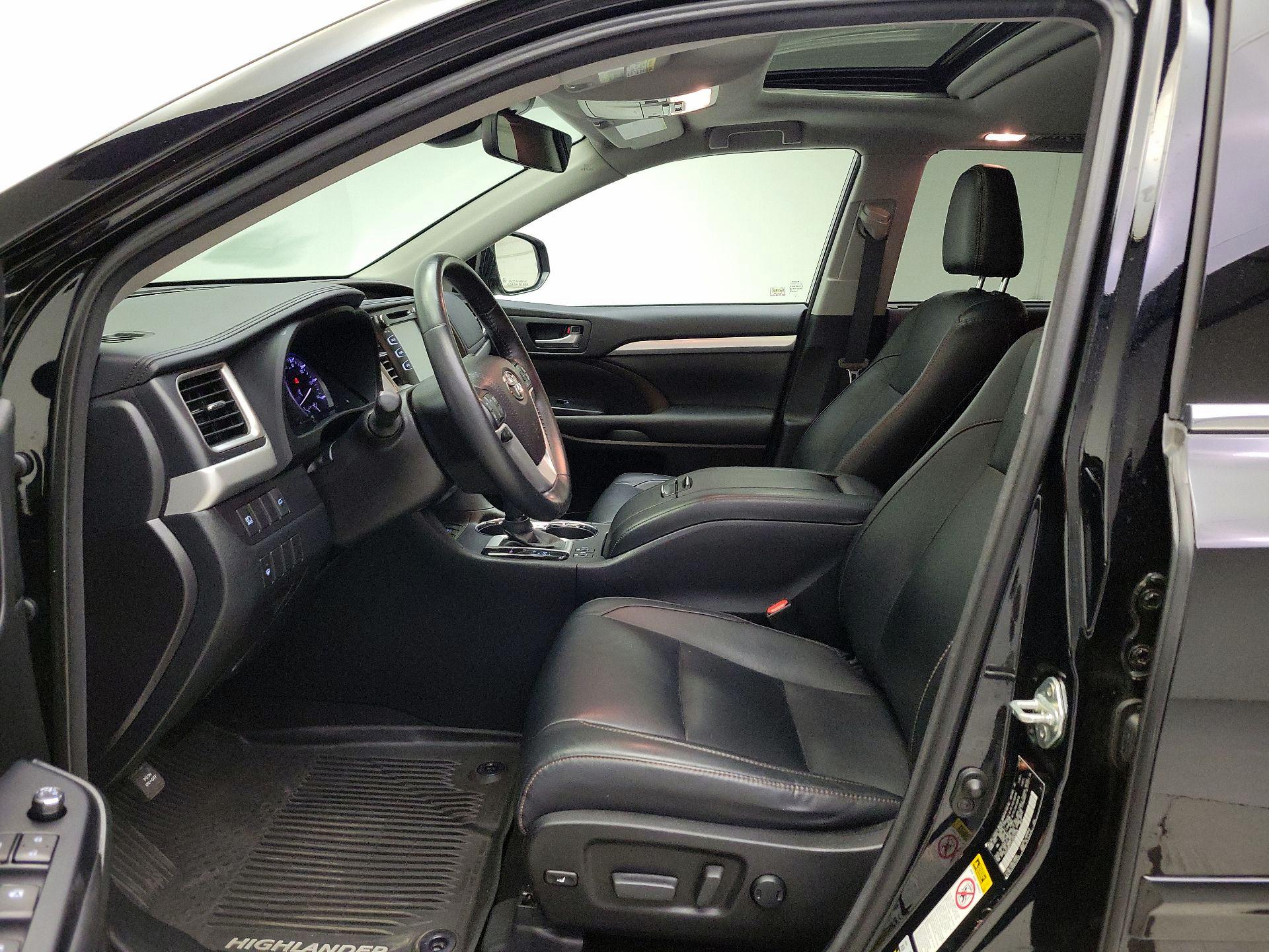 Thumbnail: 2018 Toyota Highlander - 20