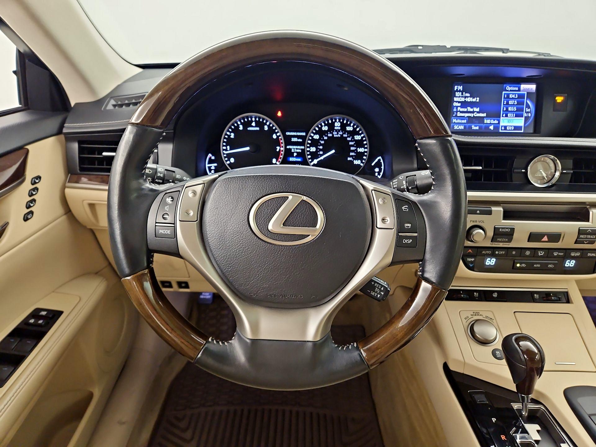 Thumbnail: 2014 Lexus ES - 10