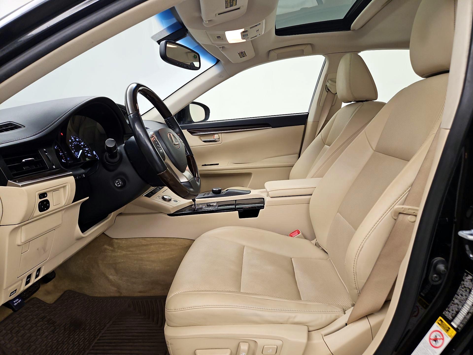 Thumbnail: 2014 Lexus ES - 11