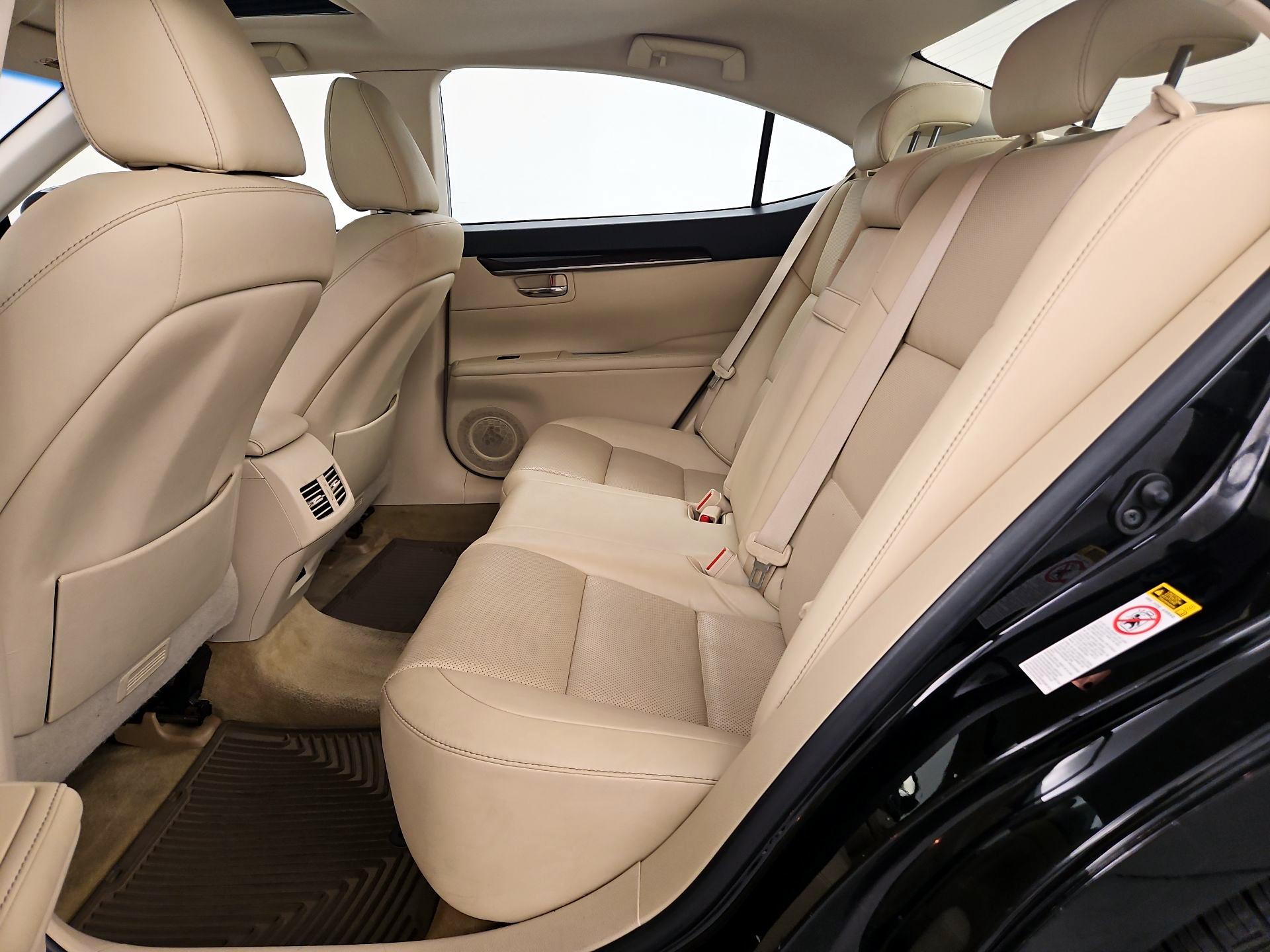 Thumbnail: 2014 Lexus ES - 19