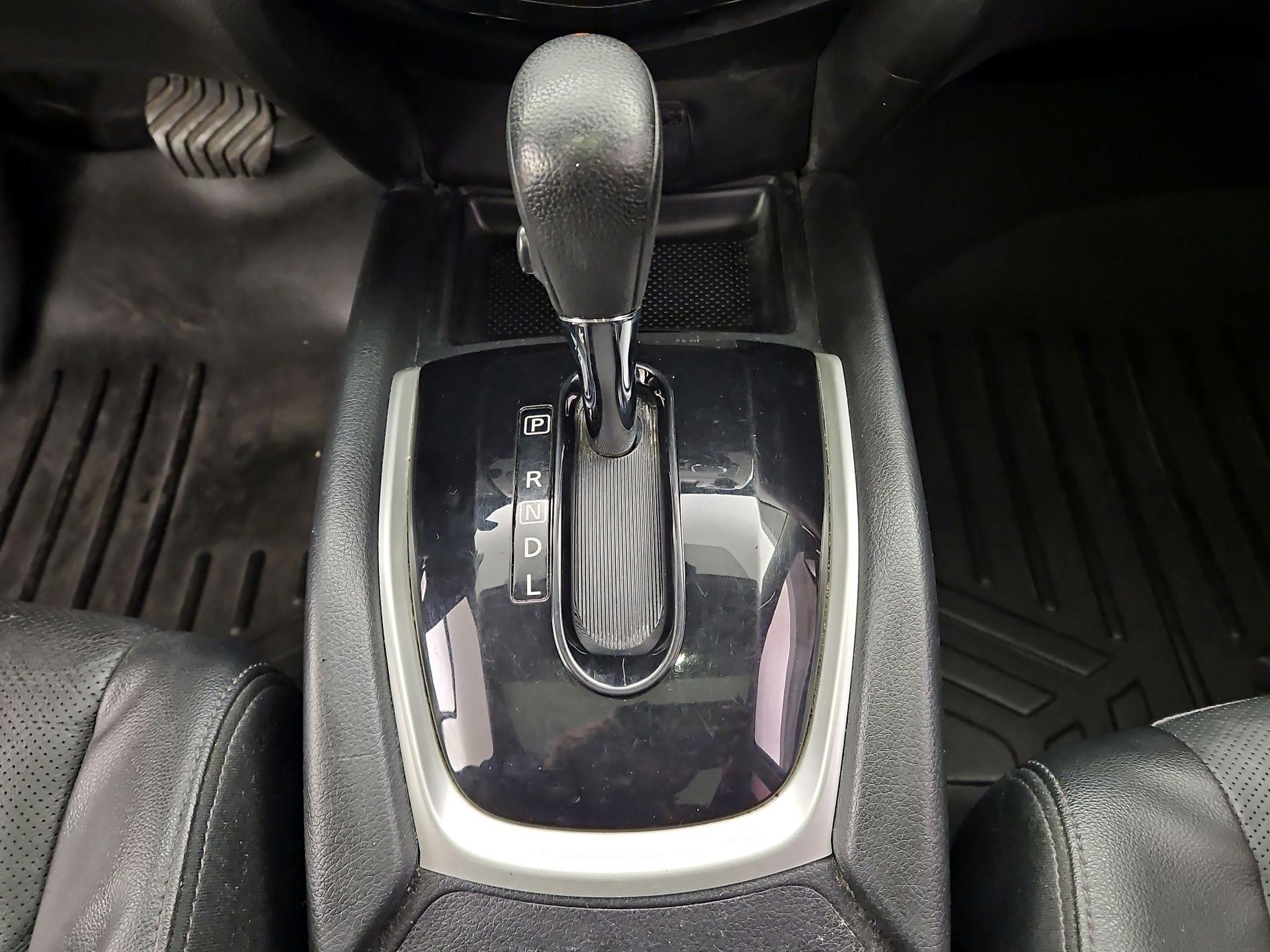 Thumbnail: 2016 Nissan Rogue - 18
