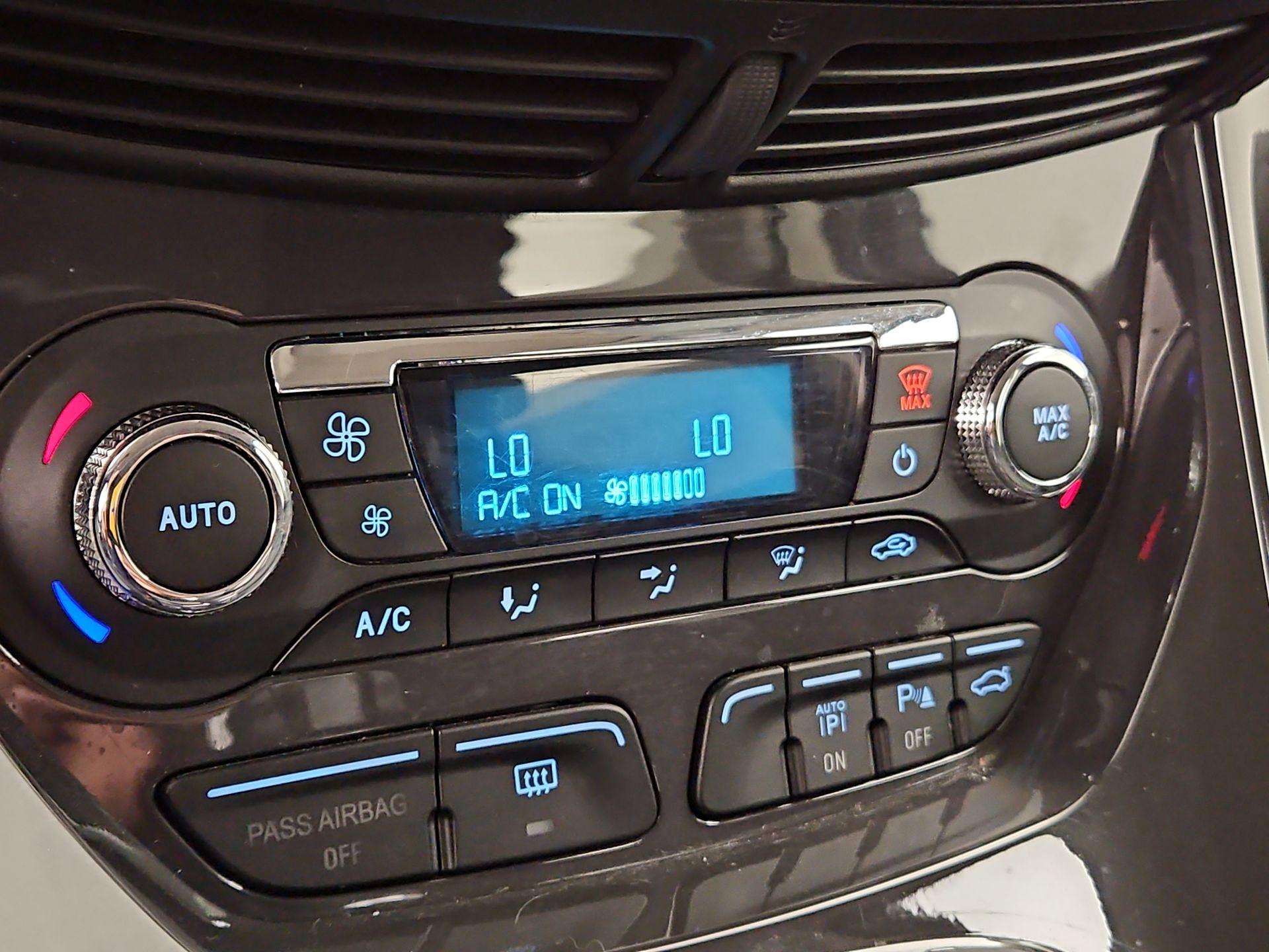 Thumbnail: 2014 Ford Escape - 16