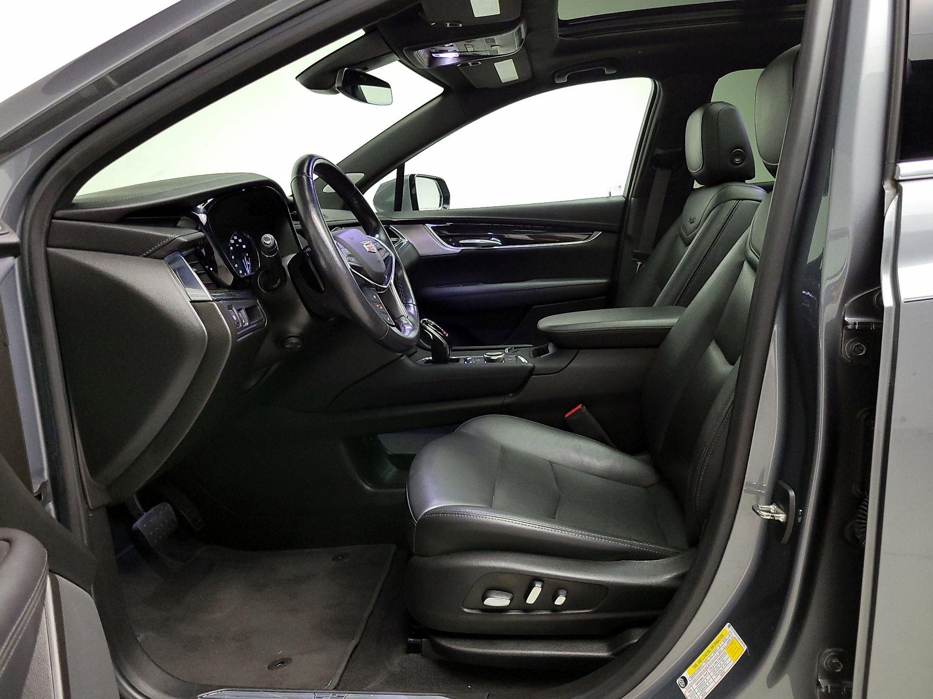 Thumbnail: 2021 Cadillac XT5 - 11