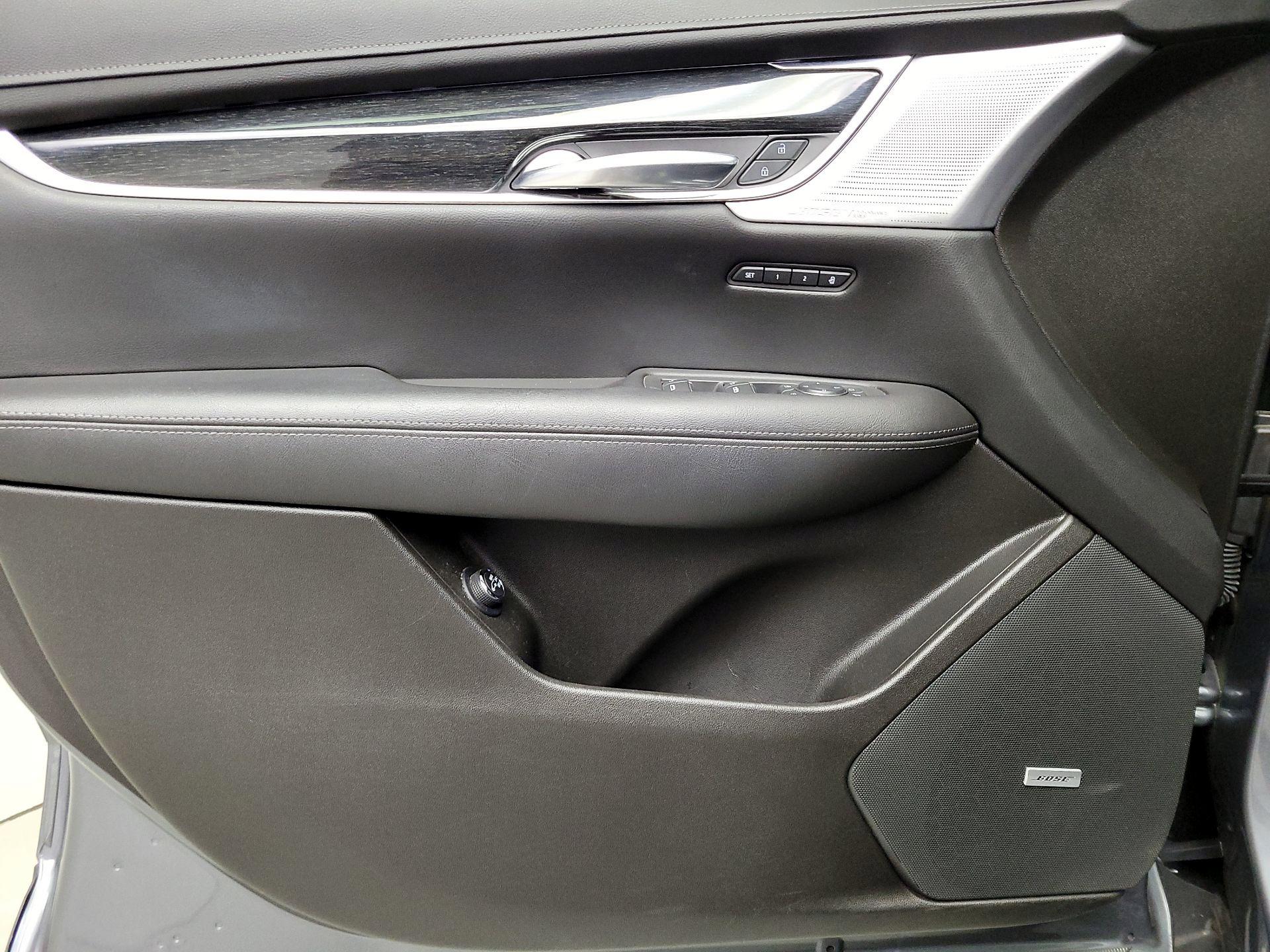Thumbnail: 2021 Cadillac XT5 - 12