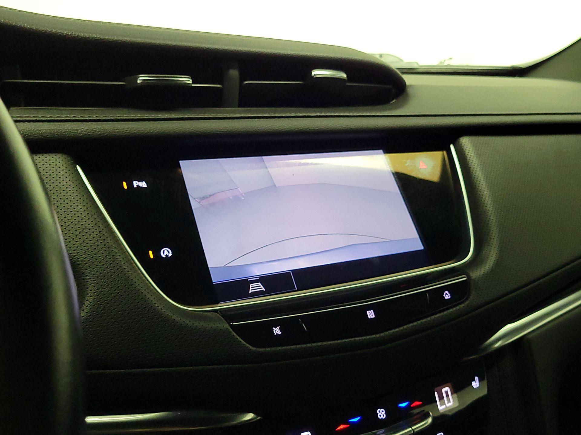 Thumbnail: 2021 Cadillac XT5 - 15