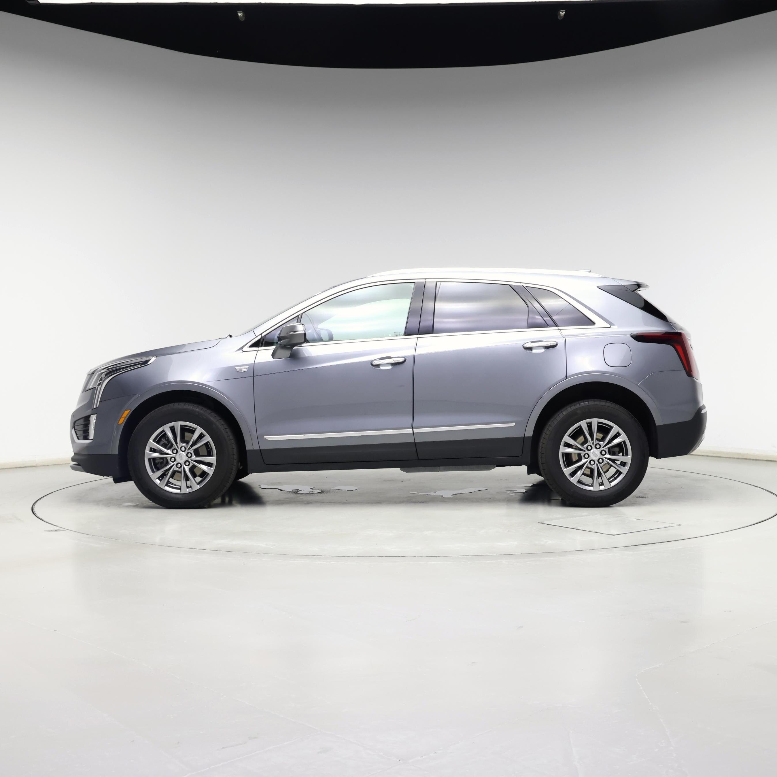 Thumbnail: 2021 Cadillac XT5 - 3