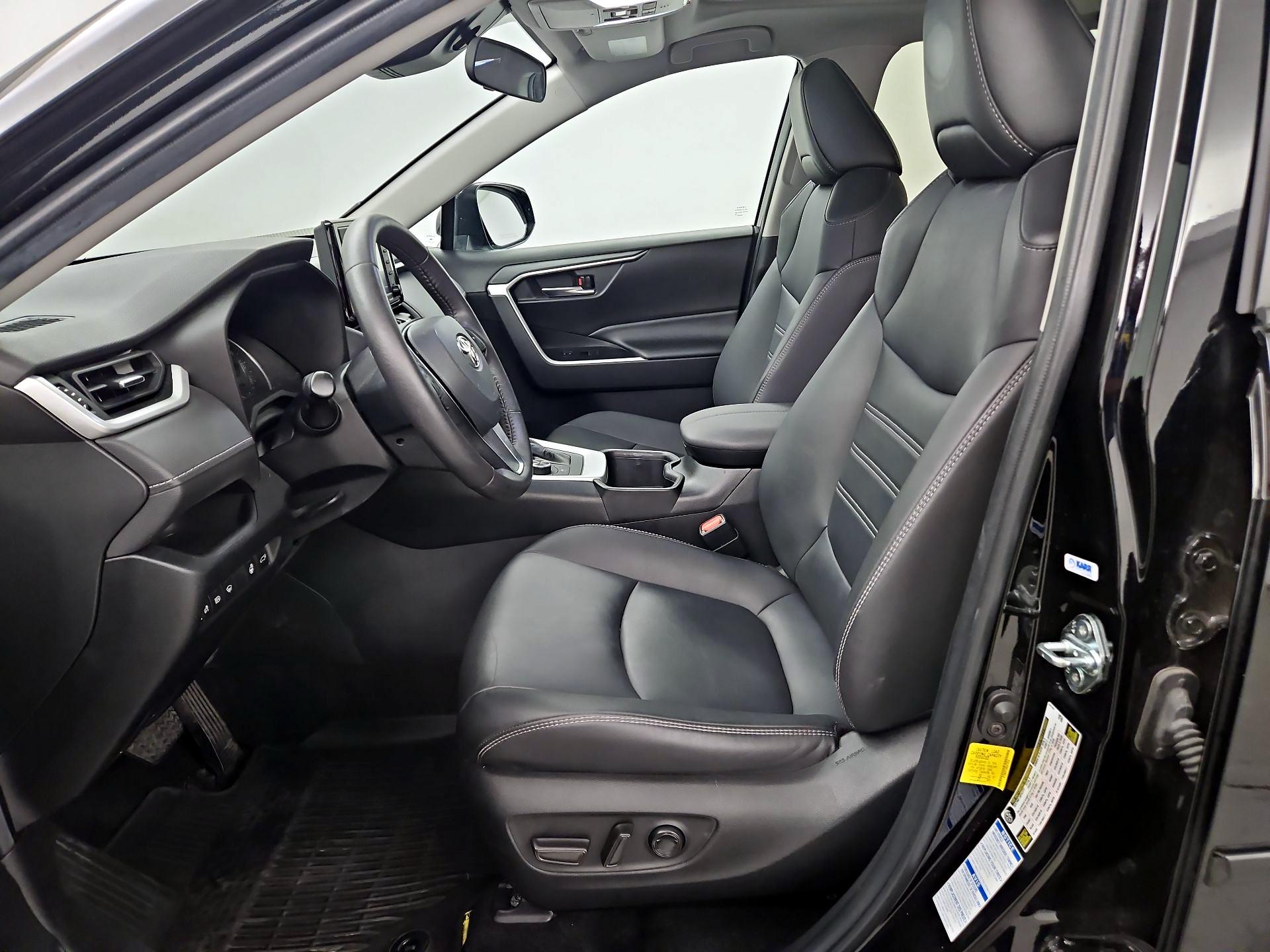 Thumbnail: 2022 Toyota RAV4 - 11