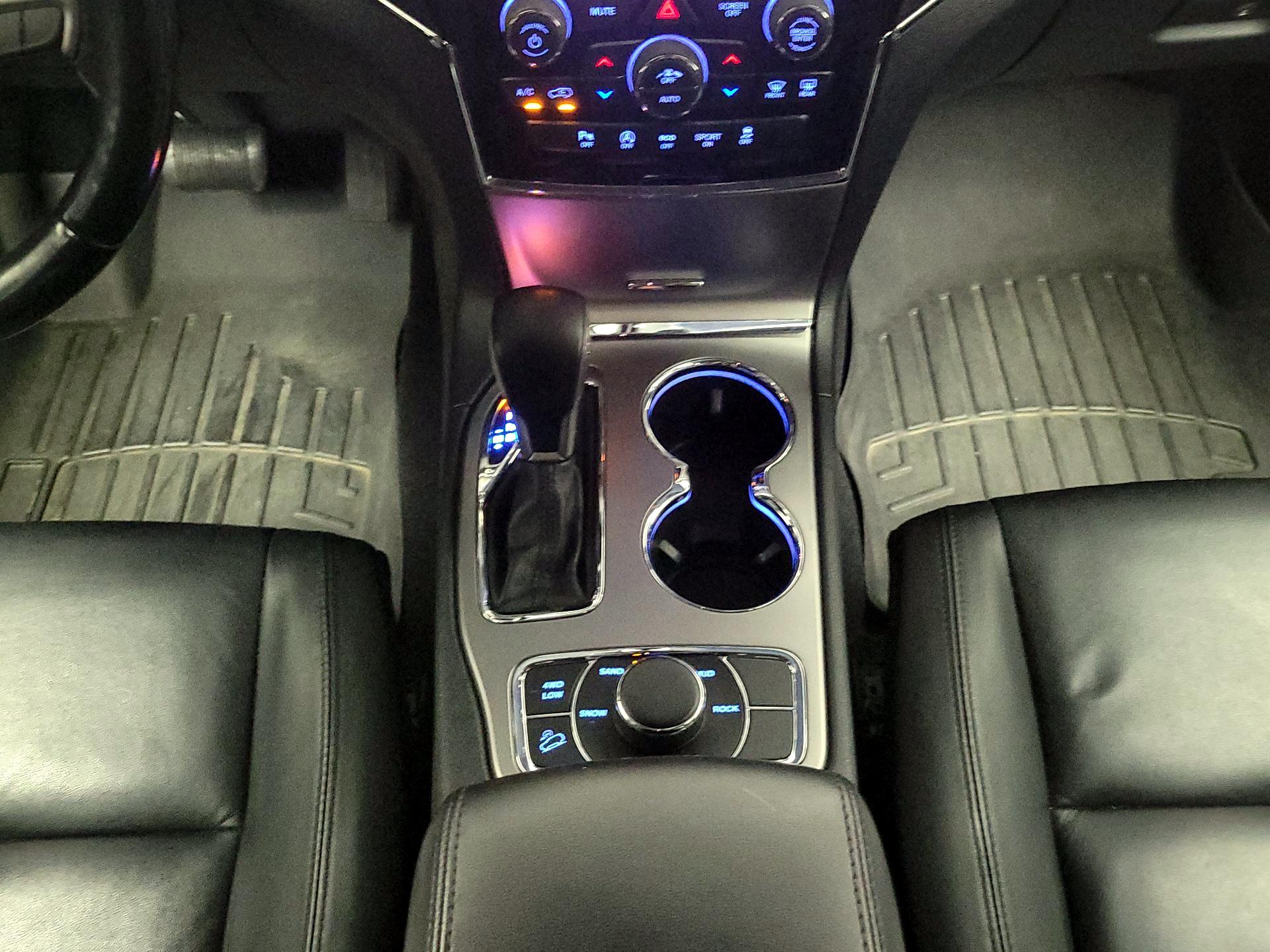 Thumbnail: 2020 Jeep Grand Cherokee - 18