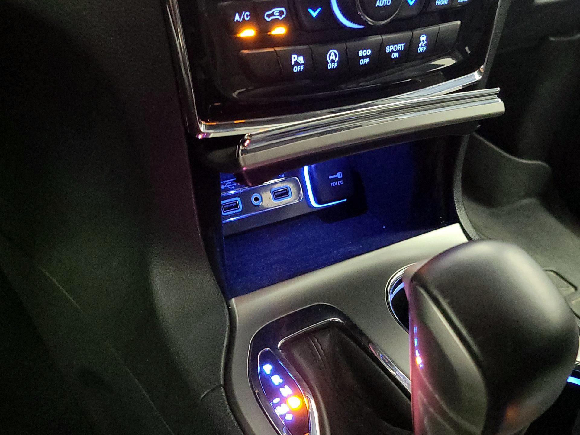 Thumbnail: 2020 Jeep Grand Cherokee - 19