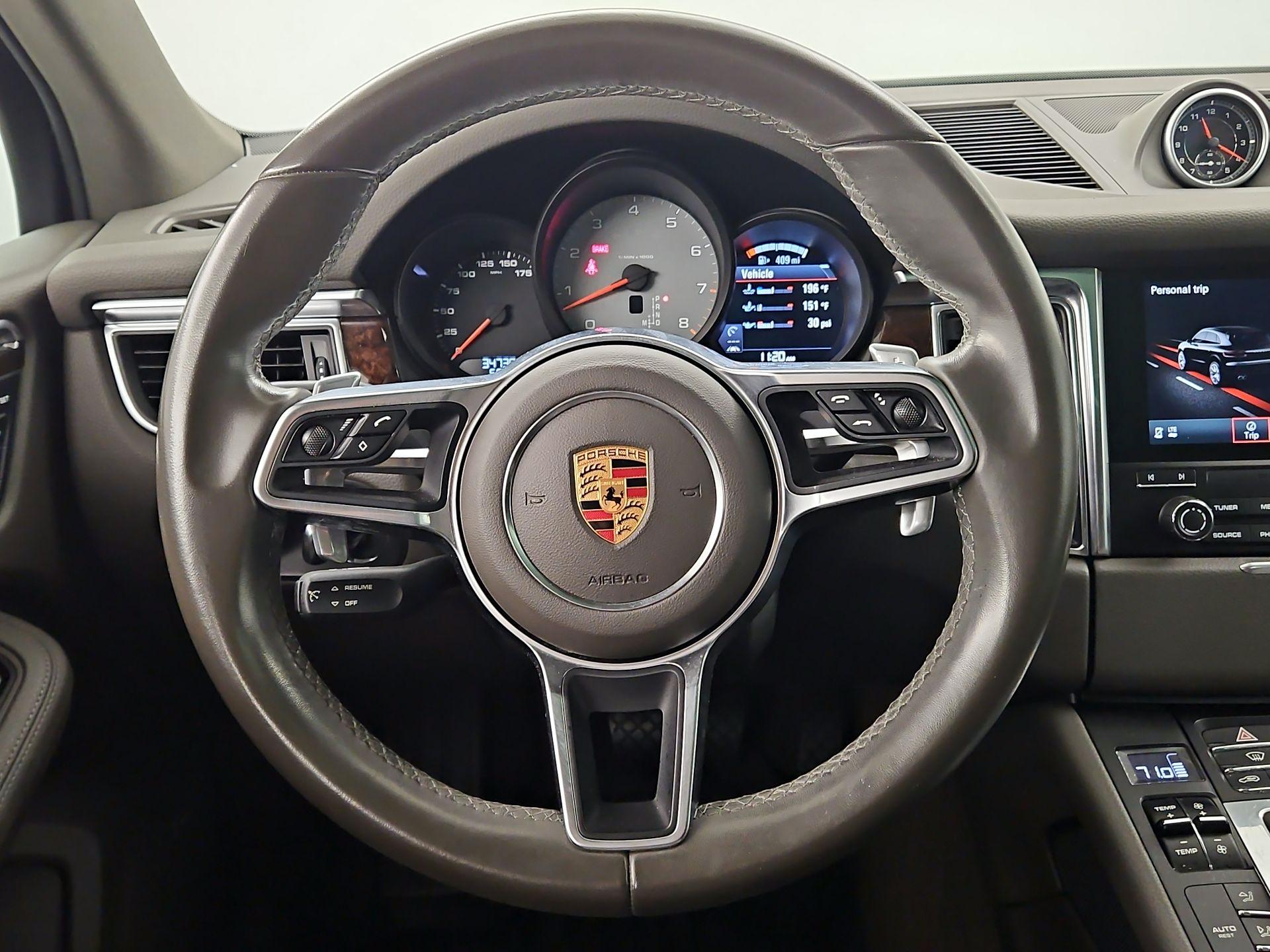 Thumbnail: 2017 Porsche Macan - 10