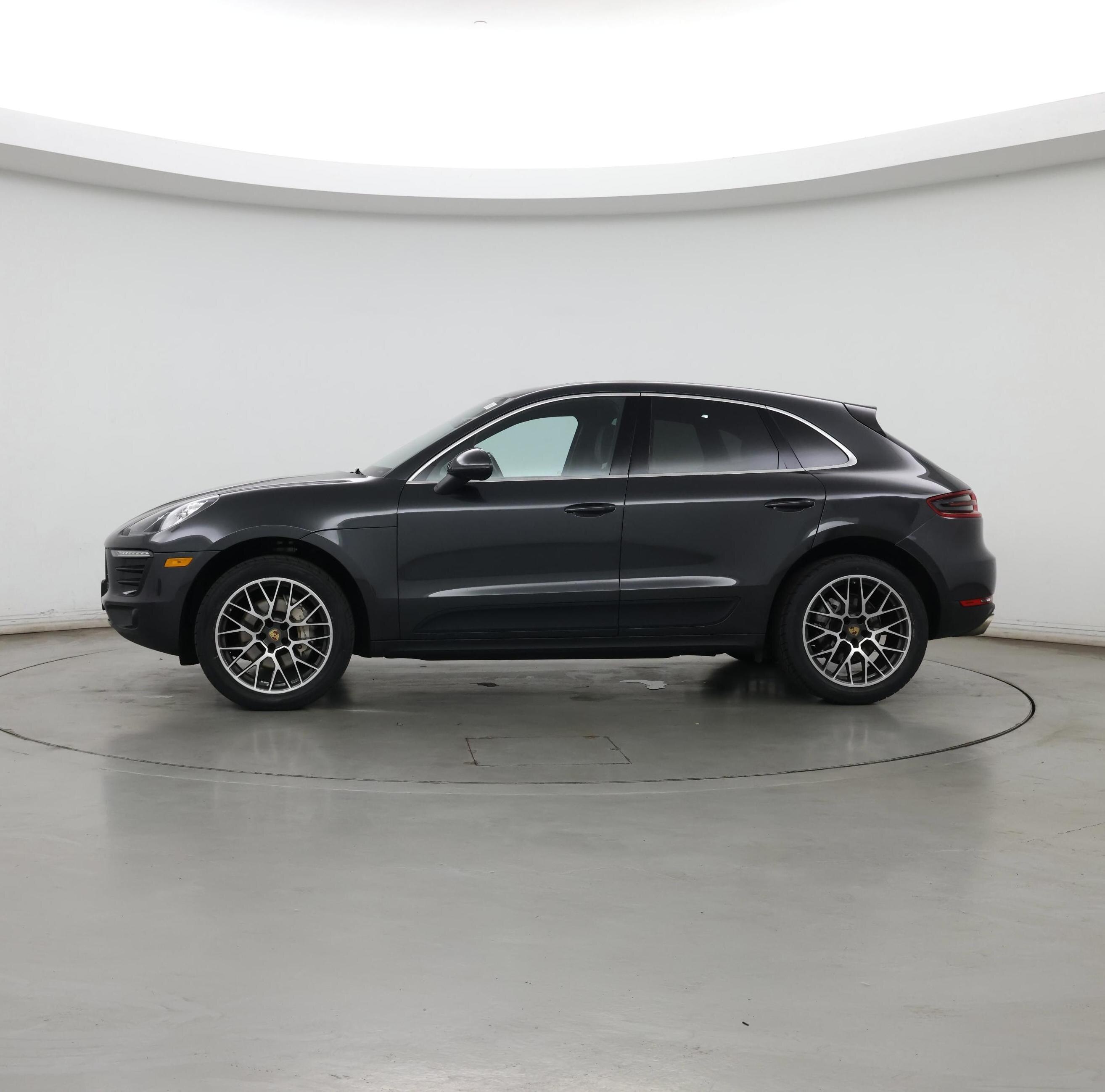 Thumbnail: 2017 Porsche Macan - 3