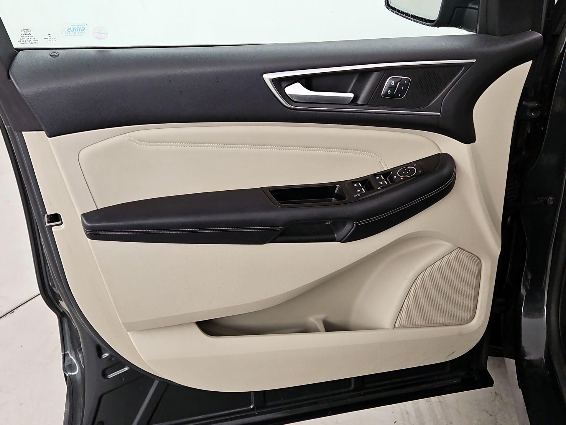Thumbnail: 2015 Ford Edge - 12