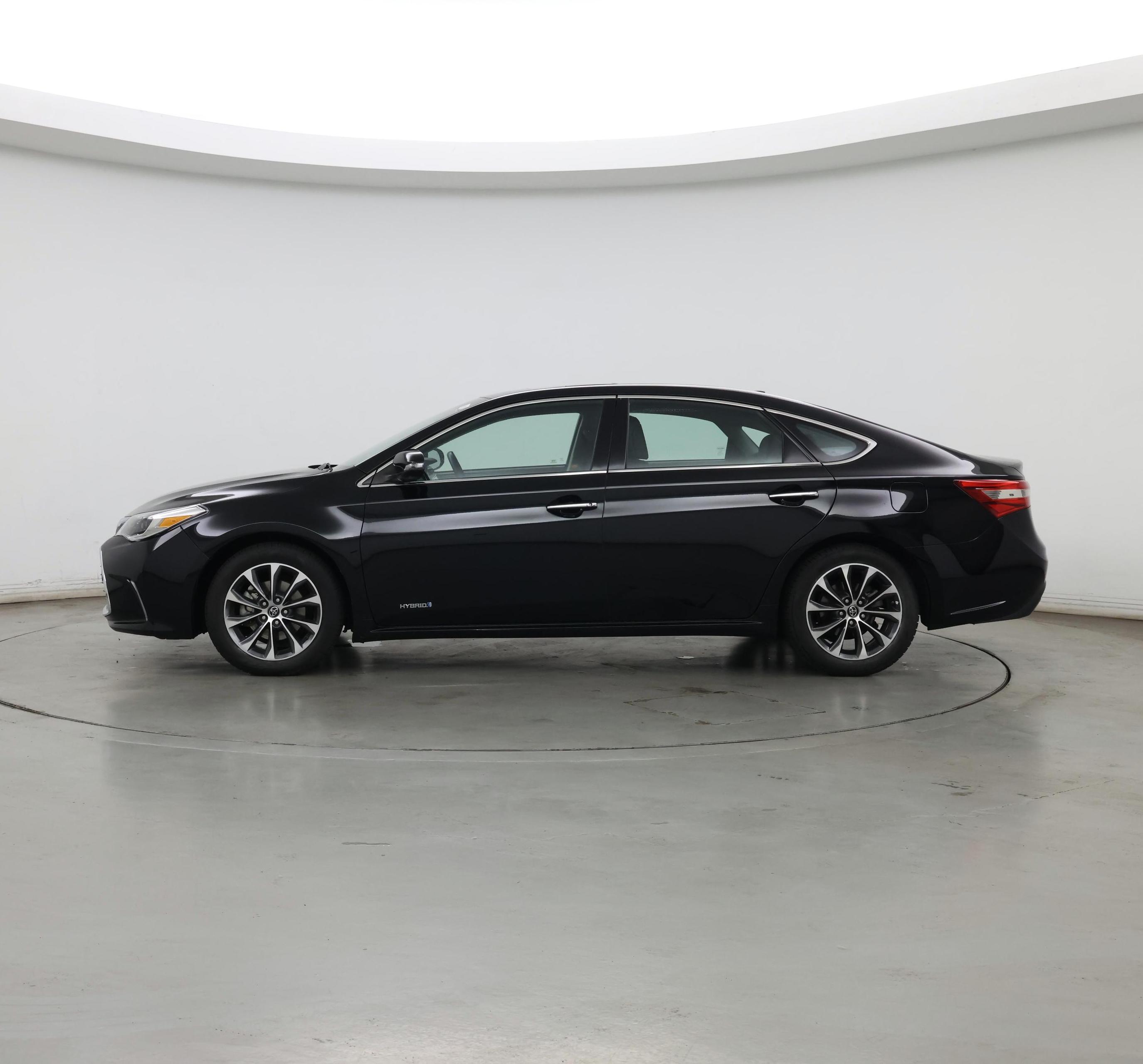 Thumbnail: 2018 Toyota Avalon - 3