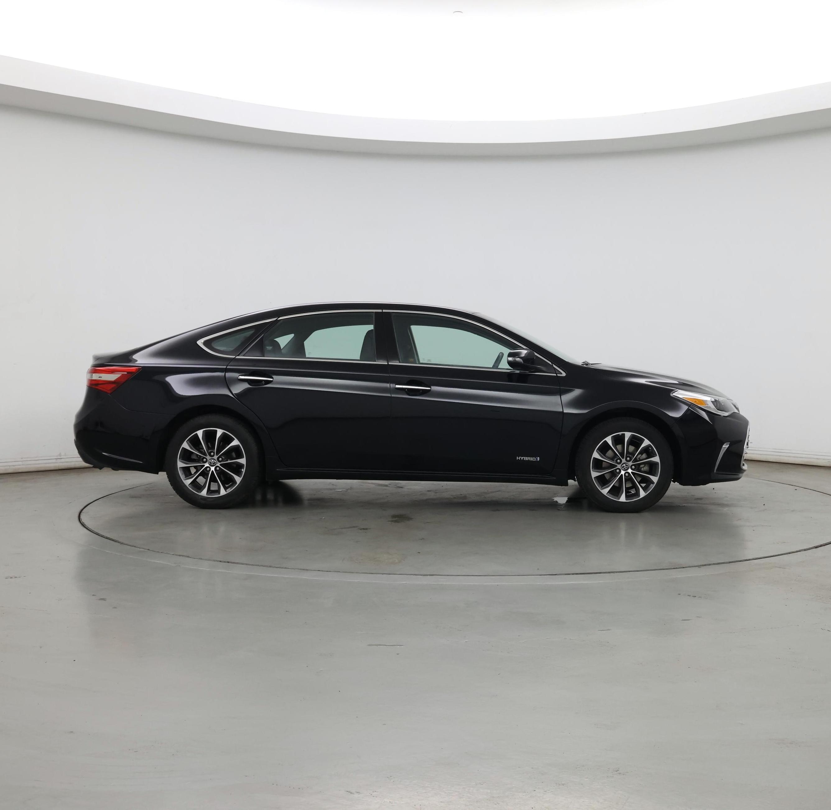 Thumbnail: 2018 Toyota Avalon - 7