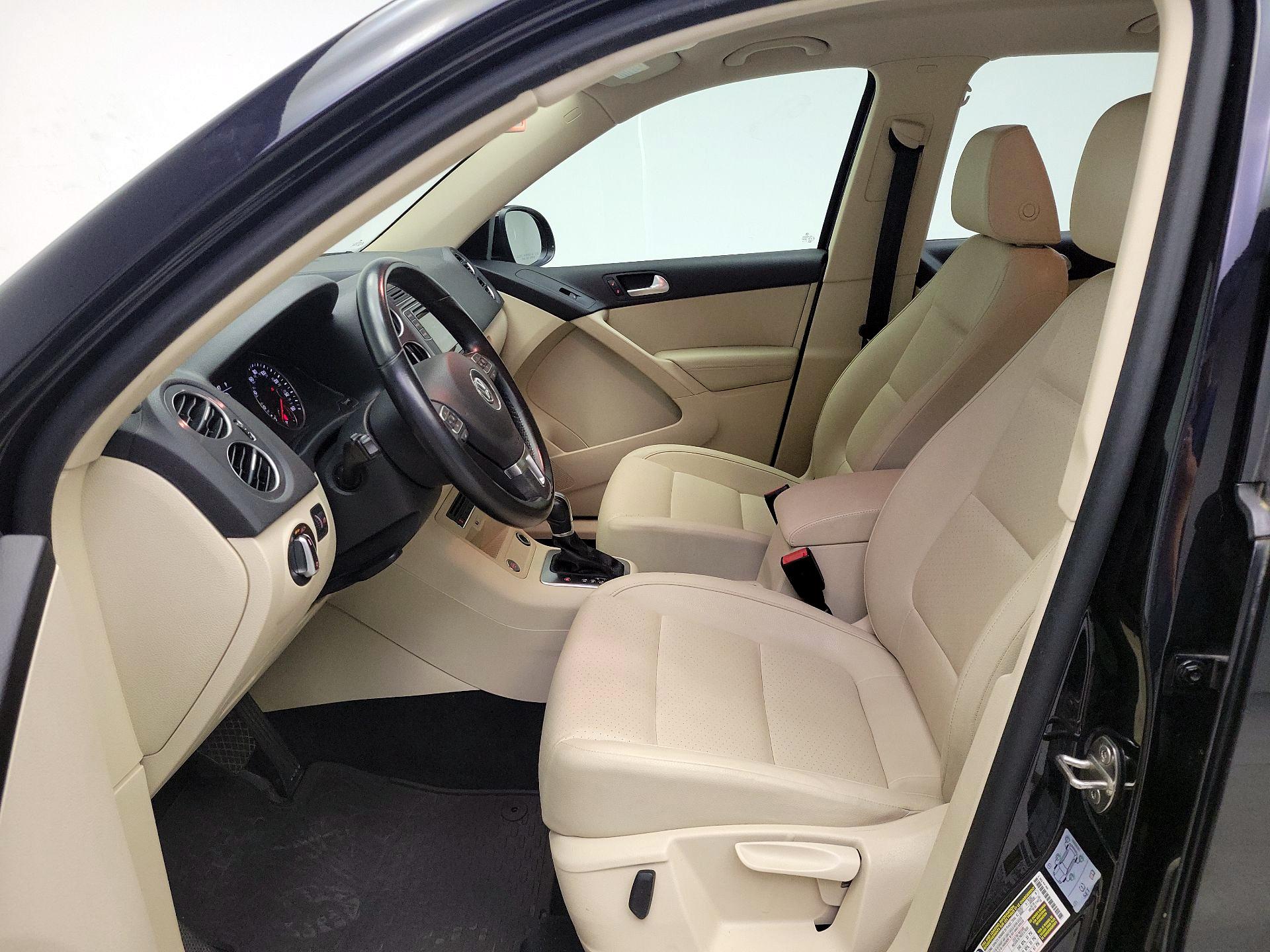 Thumbnail: 2016 Volkswagen Tiguan - 11