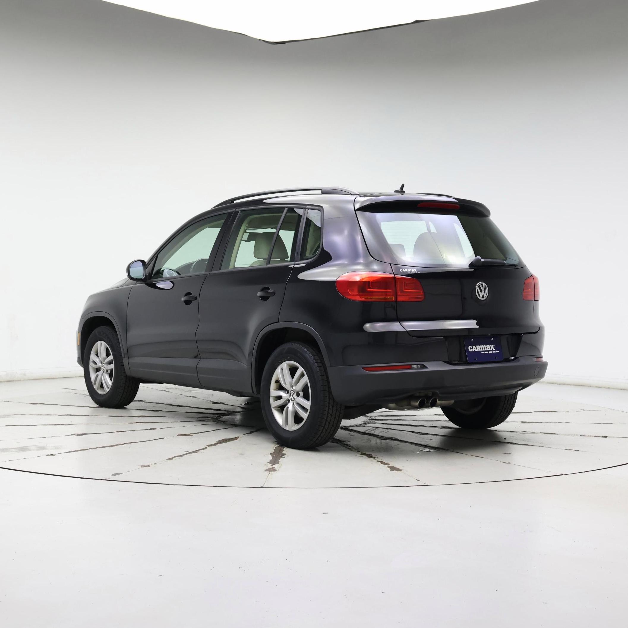 Thumbnail: 2016 Volkswagen Tiguan - 2