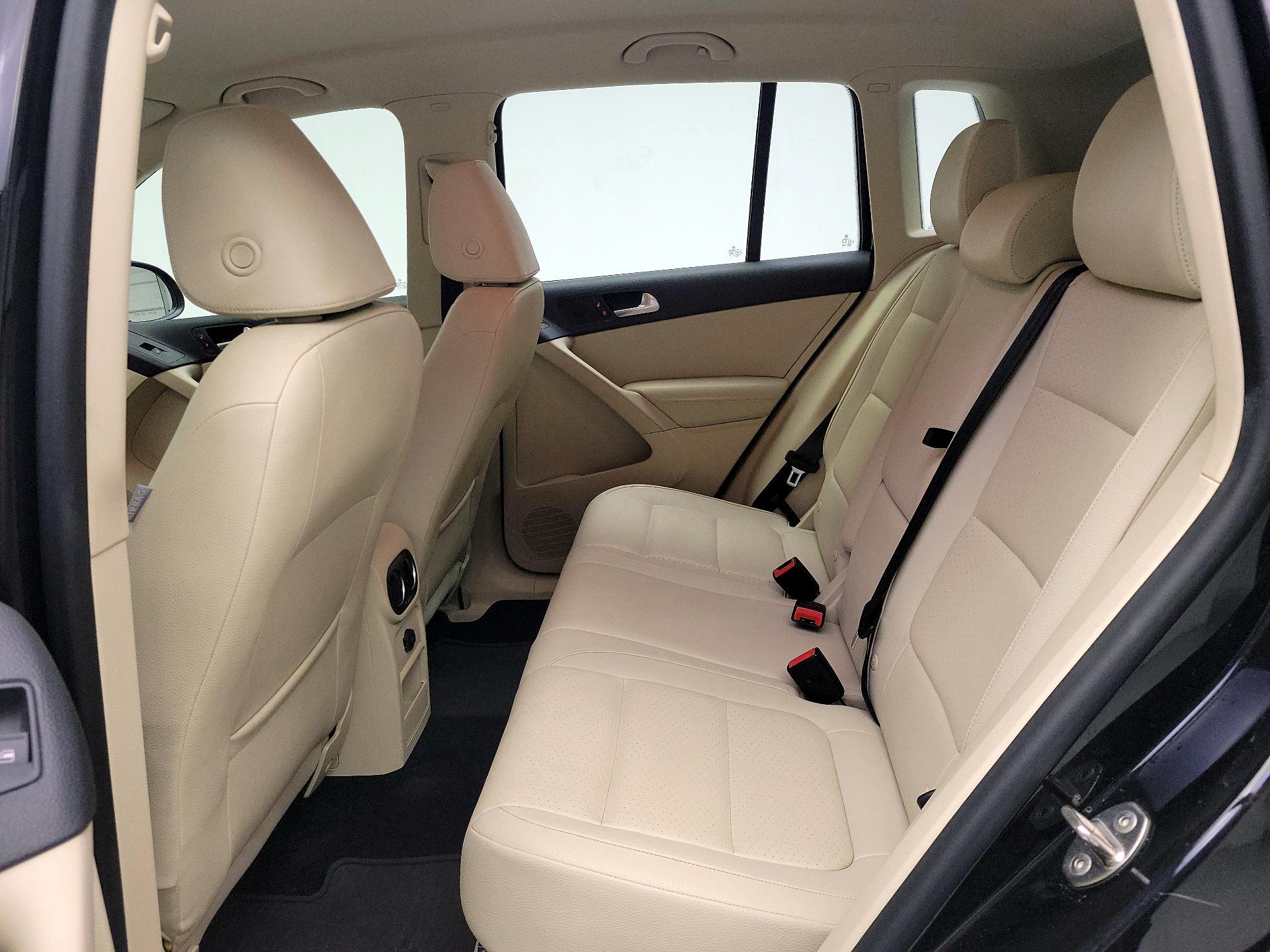Thumbnail: 2016 Volkswagen Tiguan - 19