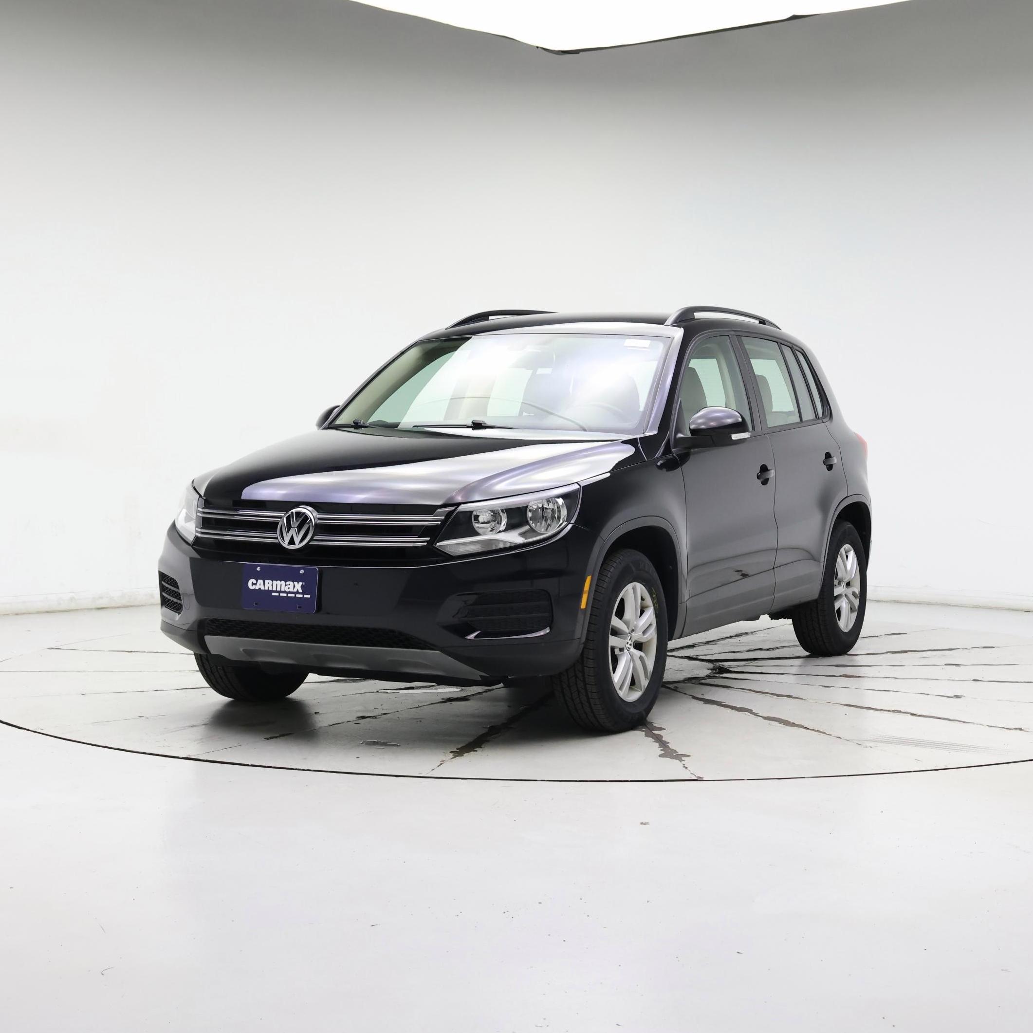 Thumbnail: 2016 Volkswagen Tiguan - 4