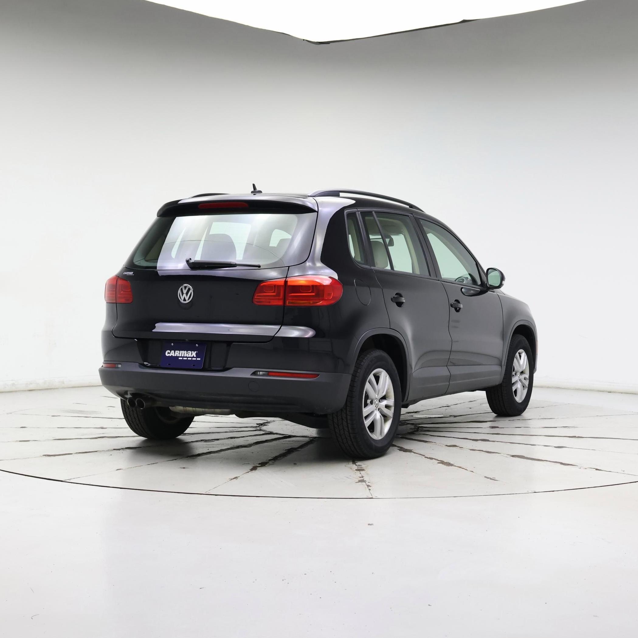 Thumbnail: 2016 Volkswagen Tiguan - 8