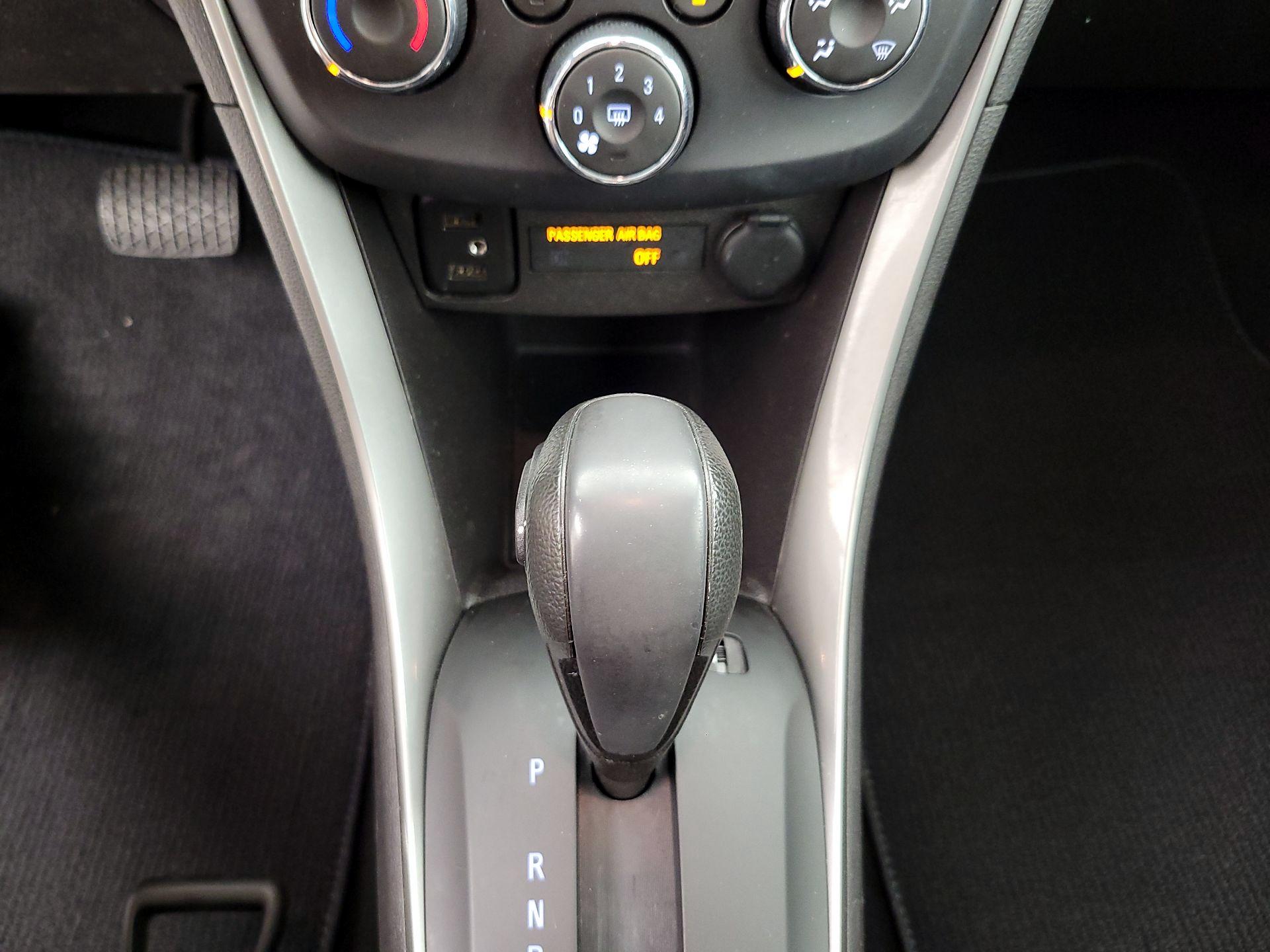Thumbnail: 2017 Chevrolet Trax - 17