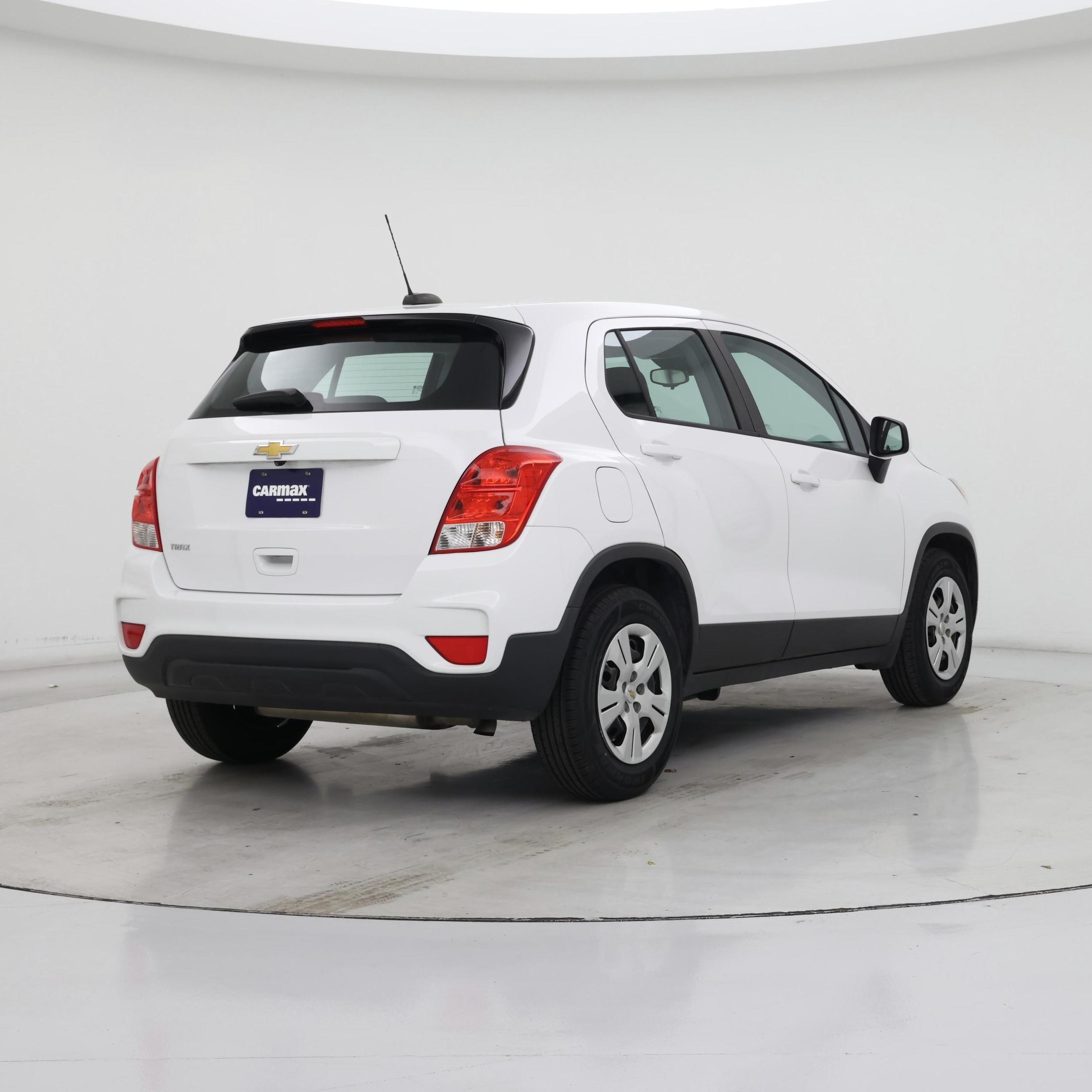 Thumbnail: 2017 Chevrolet Trax - 8