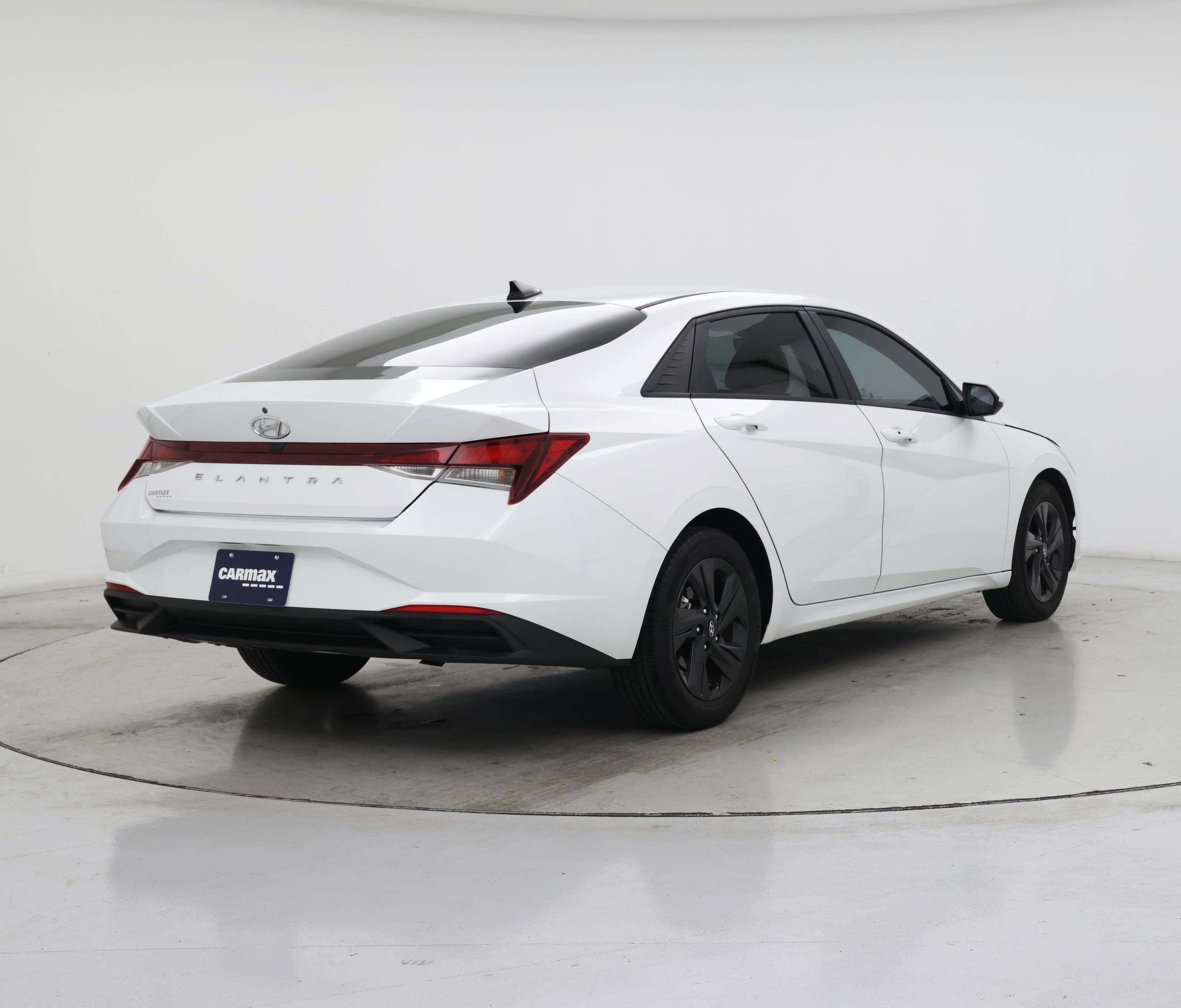 Thumbnail: 2022 Hyundai Elantra - 8