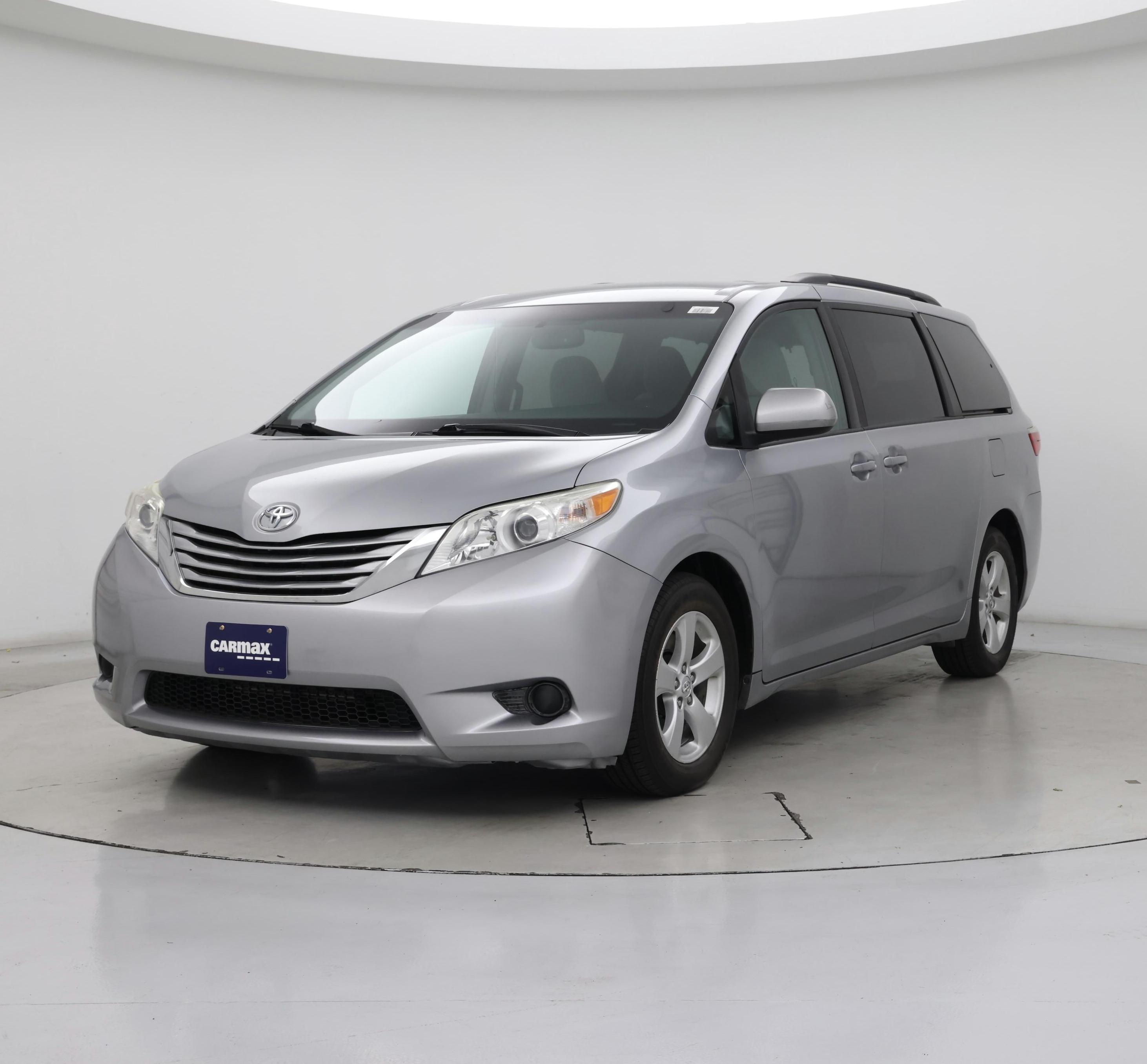 Thumbnail: 2015 Toyota Sienna - 4