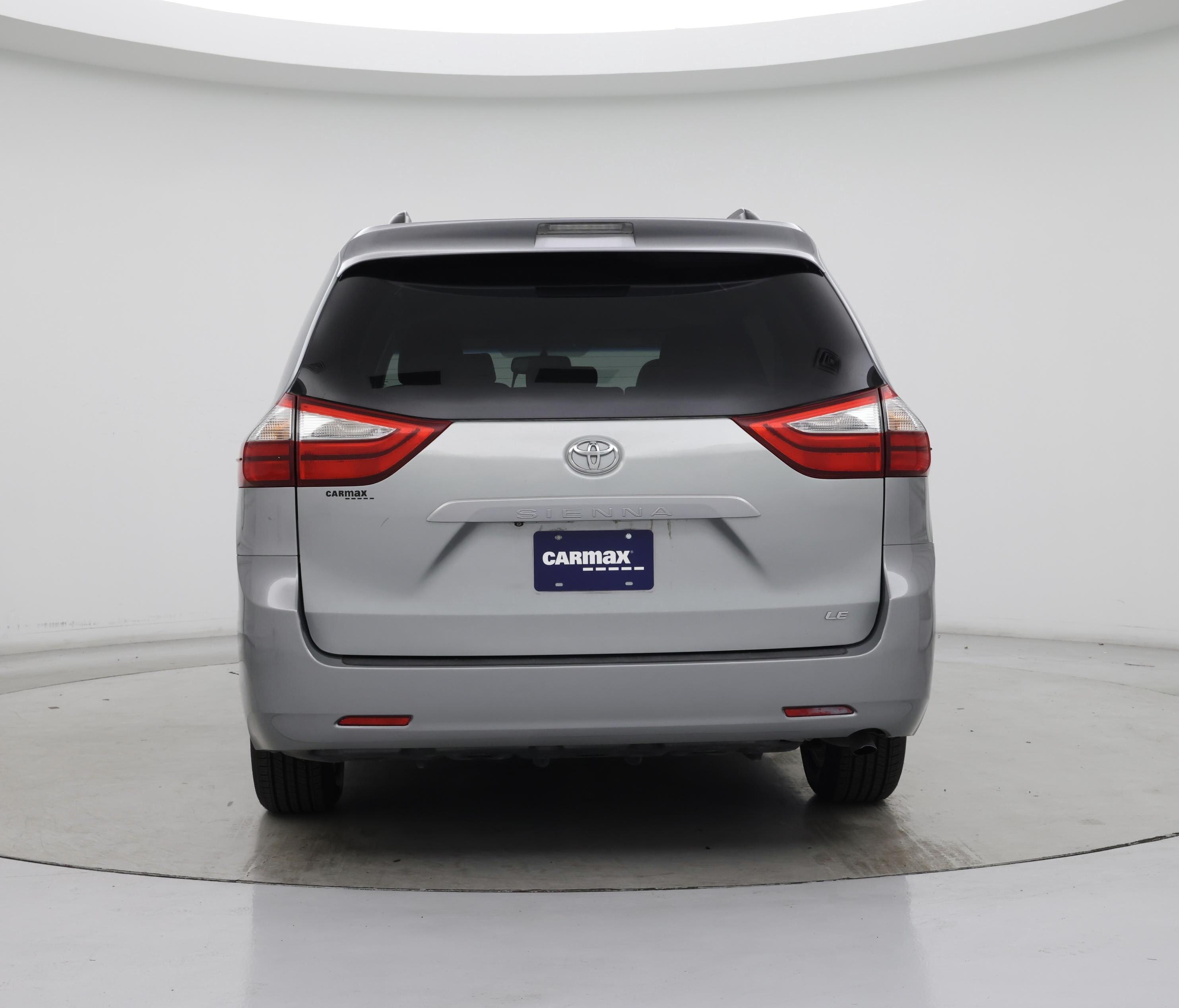 Thumbnail: 2015 Toyota Sienna - 6