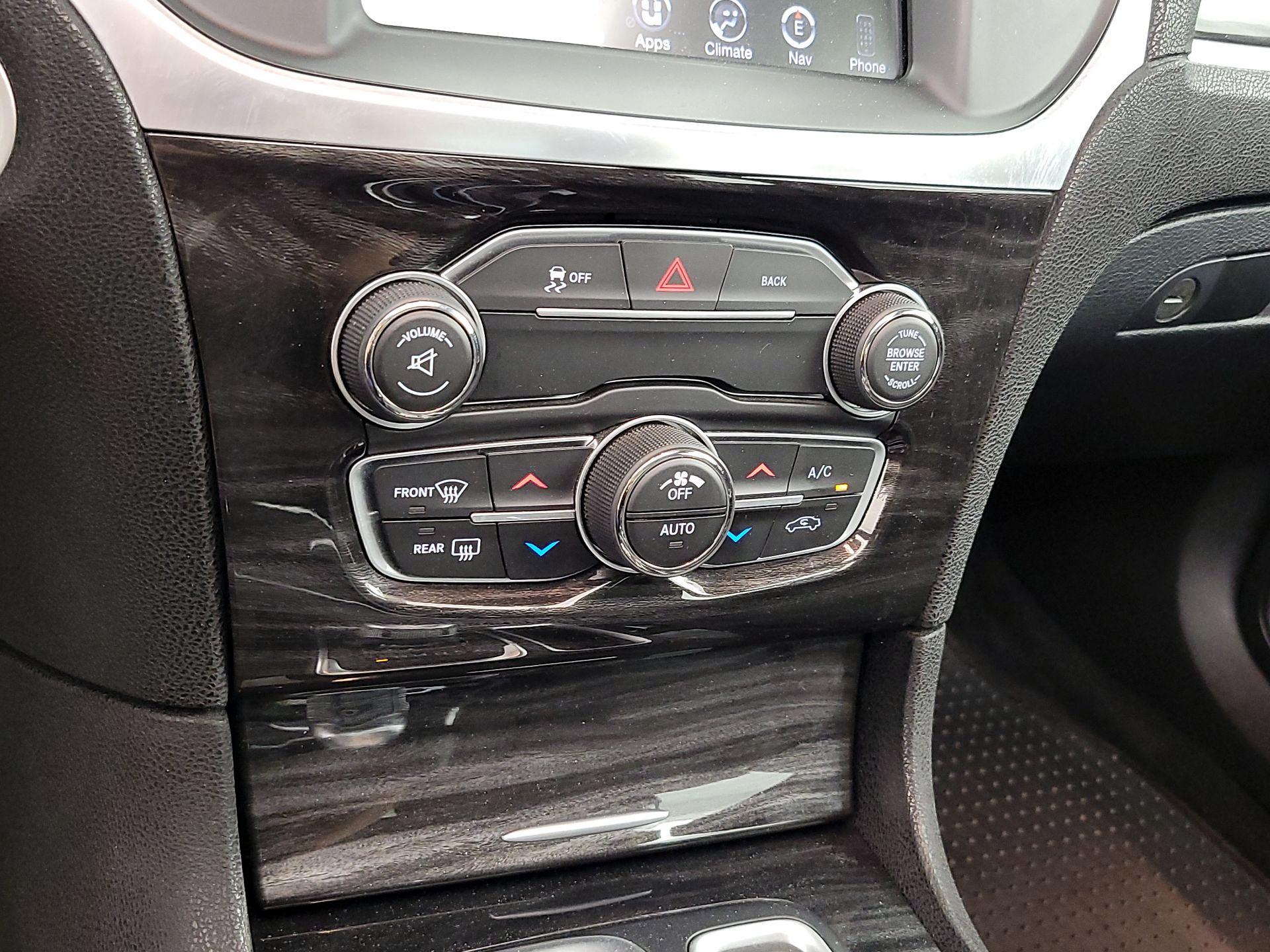 Thumbnail: 2016 Chrysler 300 - 17