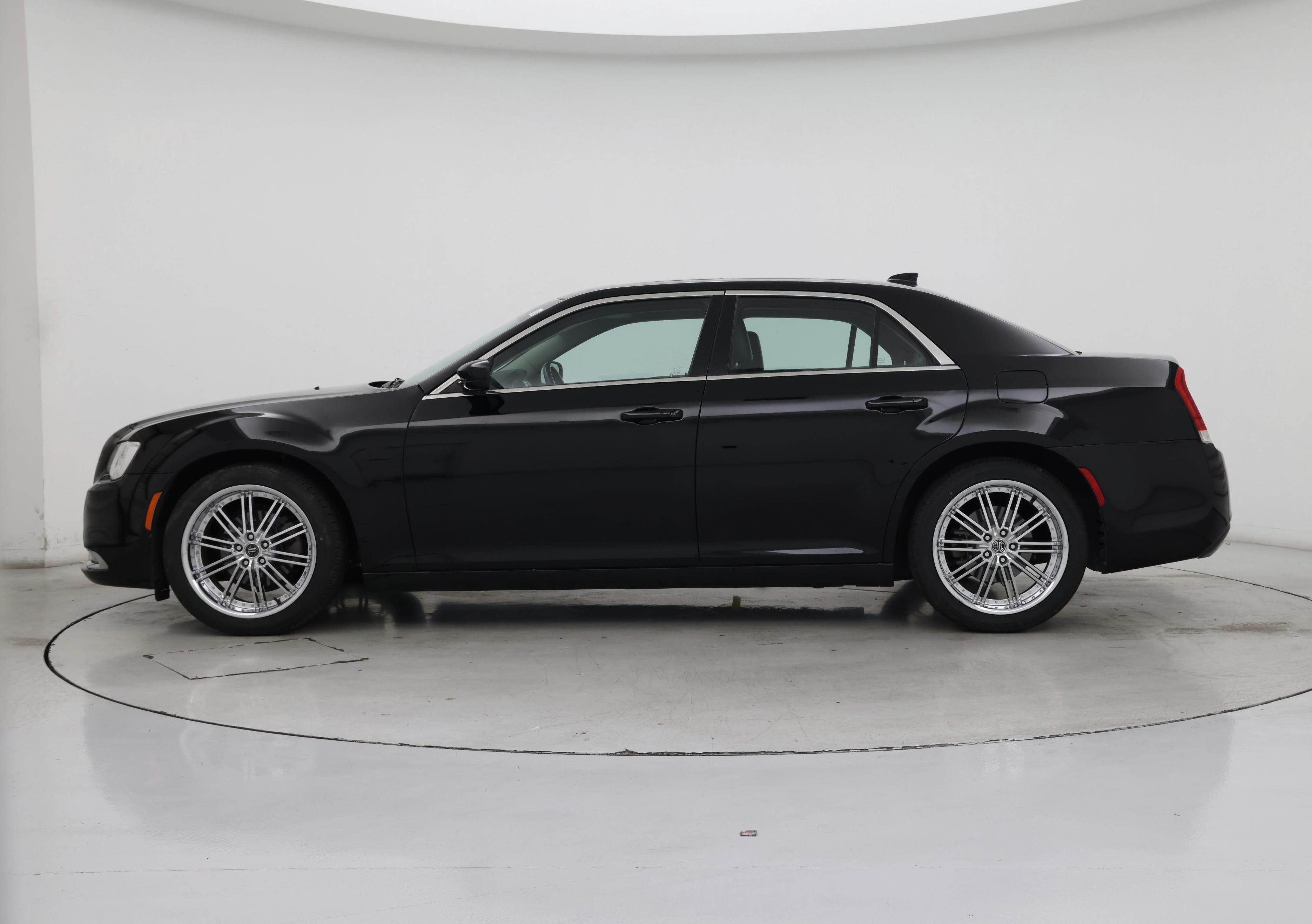 Thumbnail: 2016 Chrysler 300 - 3