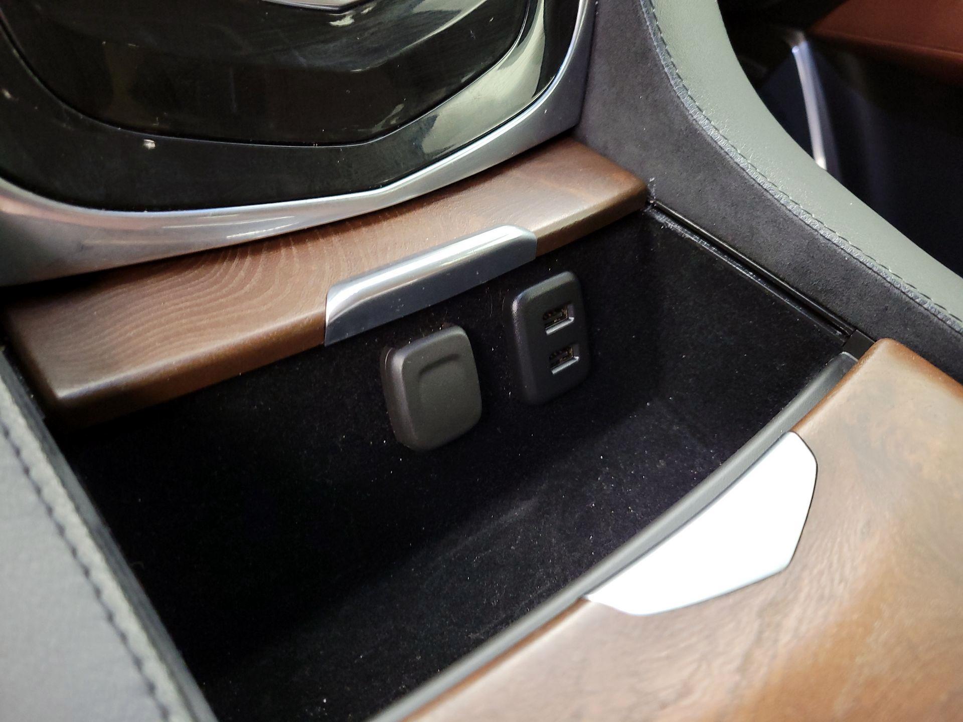 Thumbnail: 2019 Cadillac Escalade - 18
