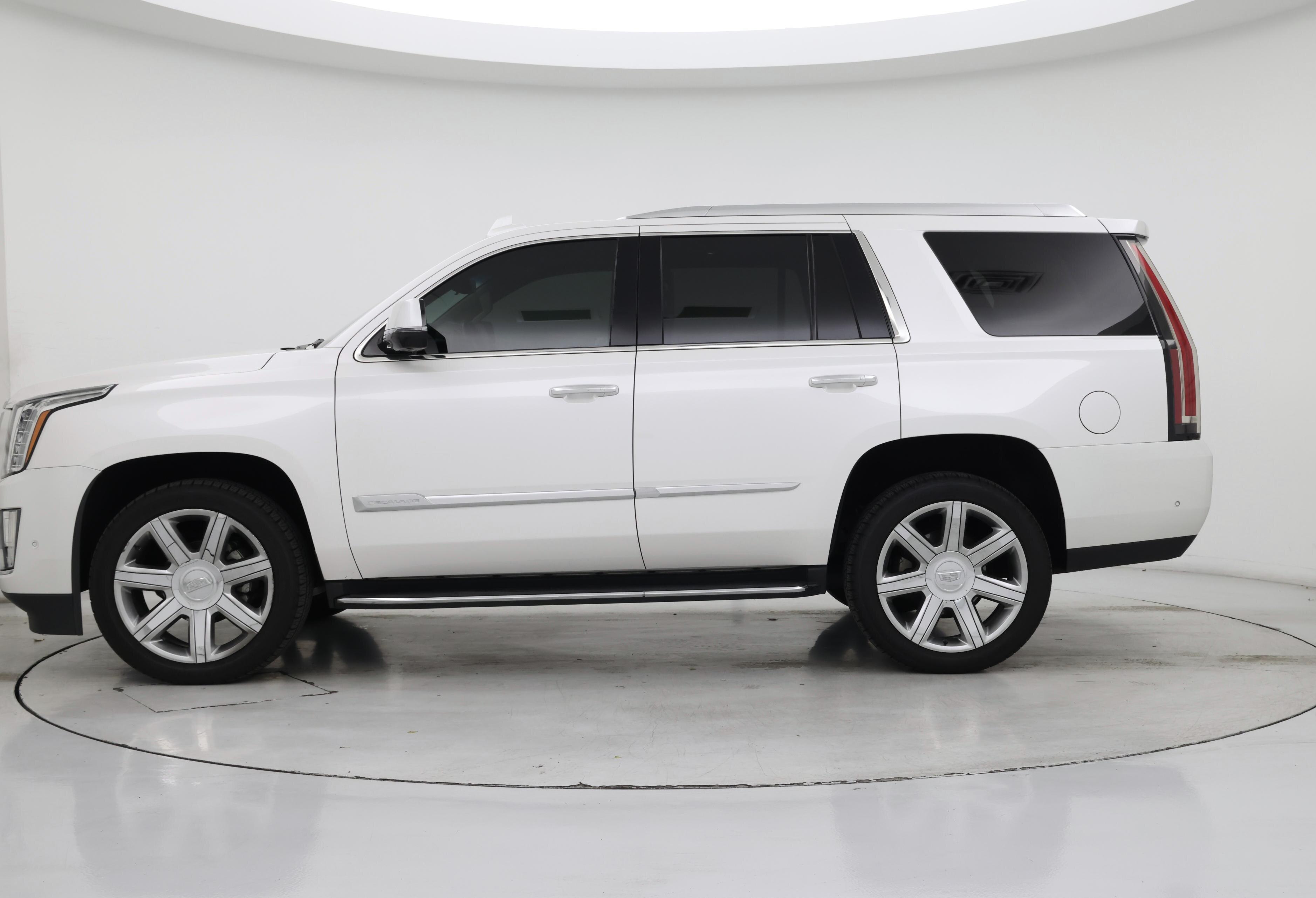 Thumbnail: 2019 Cadillac Escalade - 3