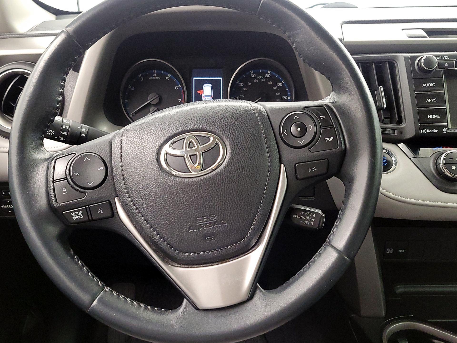 Thumbnail: 2018 Toyota RAV4 - 10