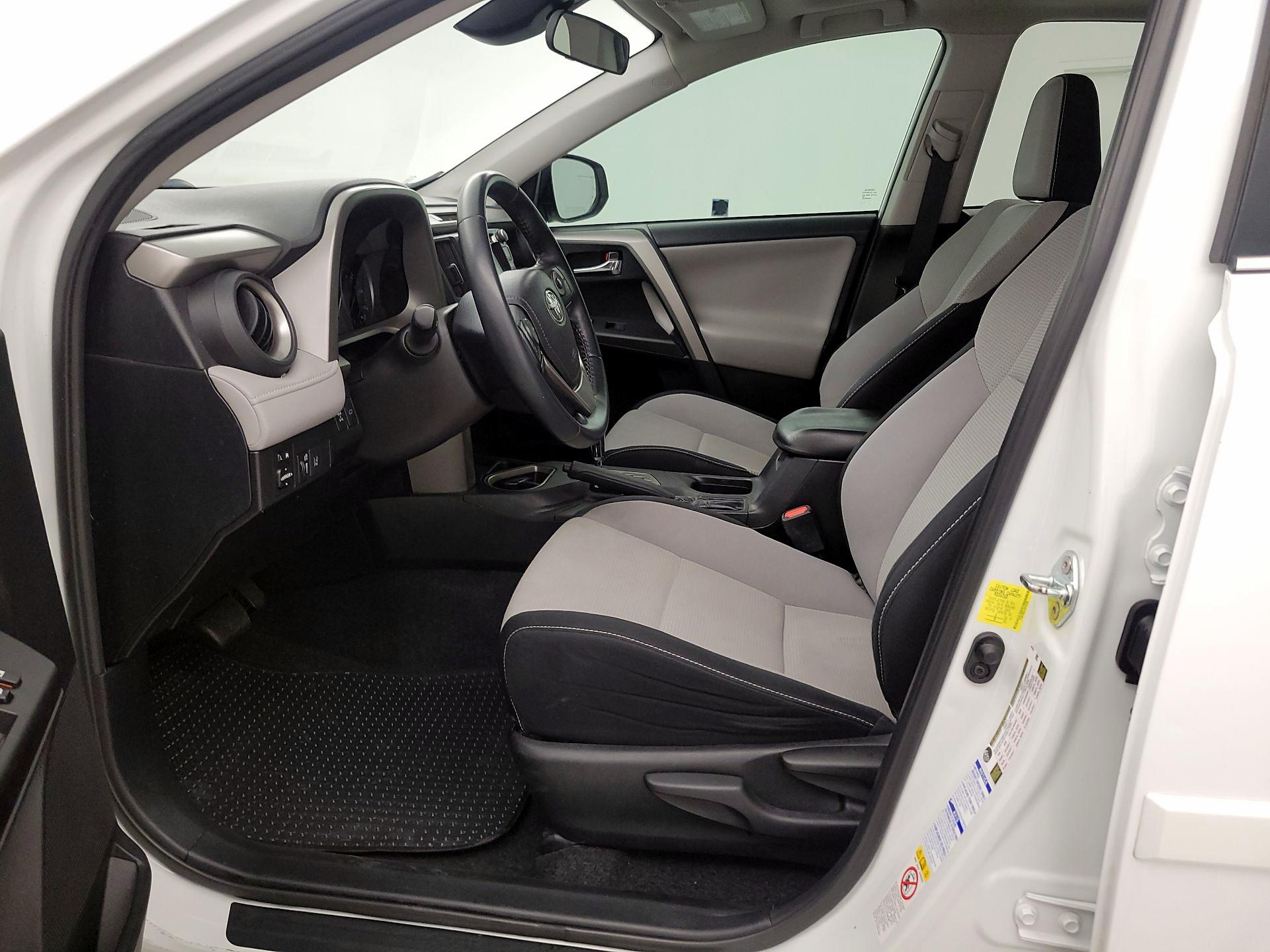 Thumbnail: 2018 Toyota RAV4 - 11