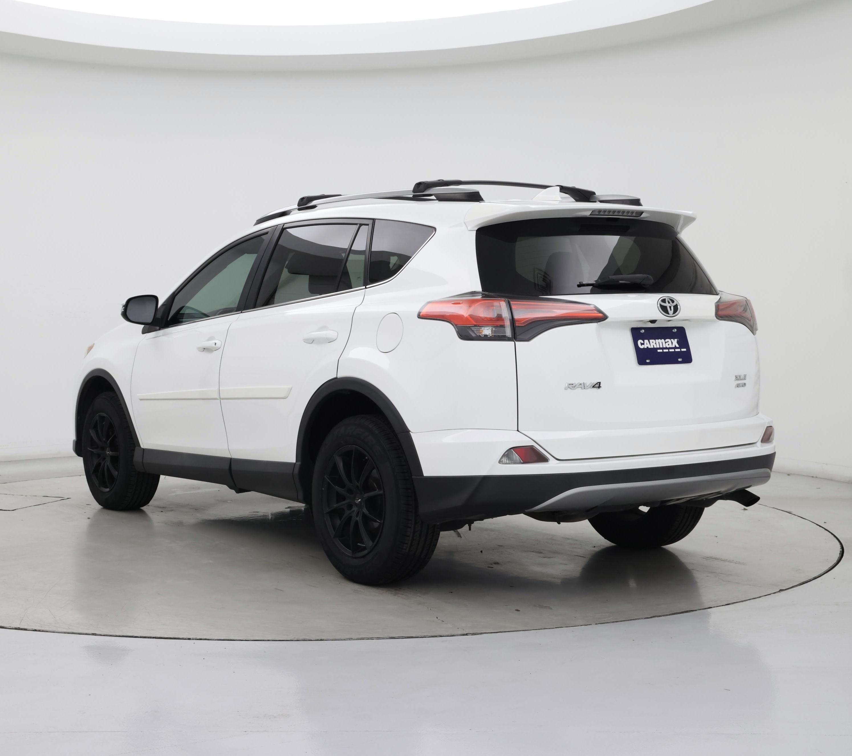 Thumbnail: 2018 Toyota RAV4 - 2