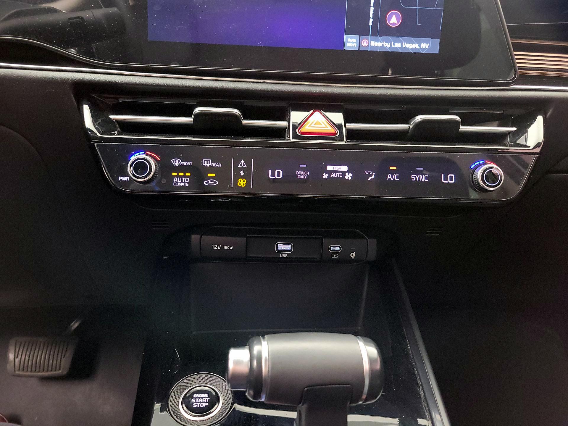 Thumbnail: 2023 Kia Niro - 17
