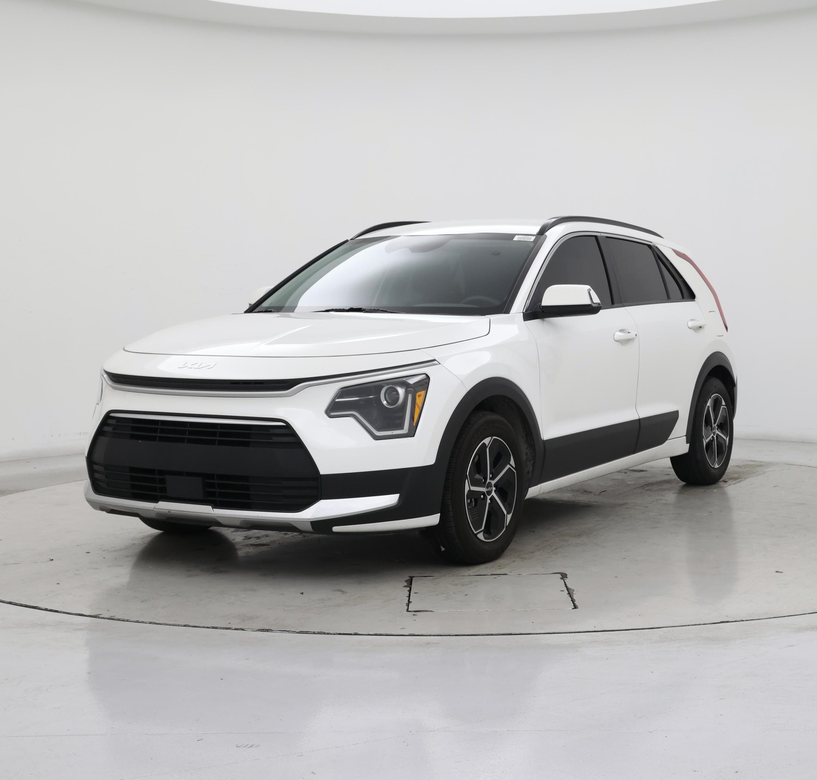 Thumbnail: 2023 Kia Niro - 4