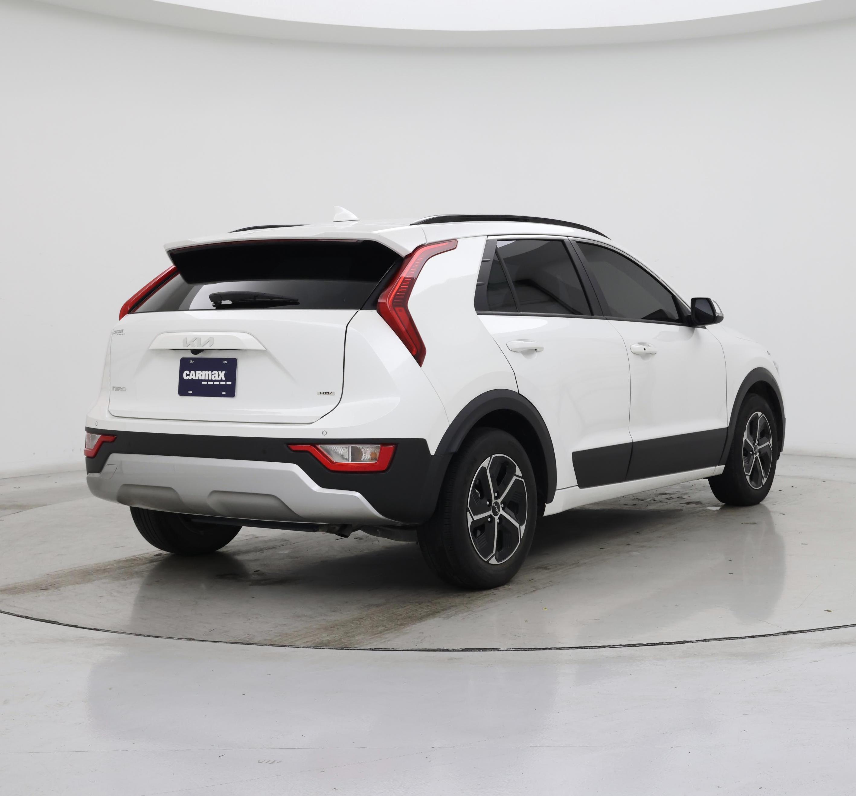 Thumbnail: 2023 Kia Niro - 8