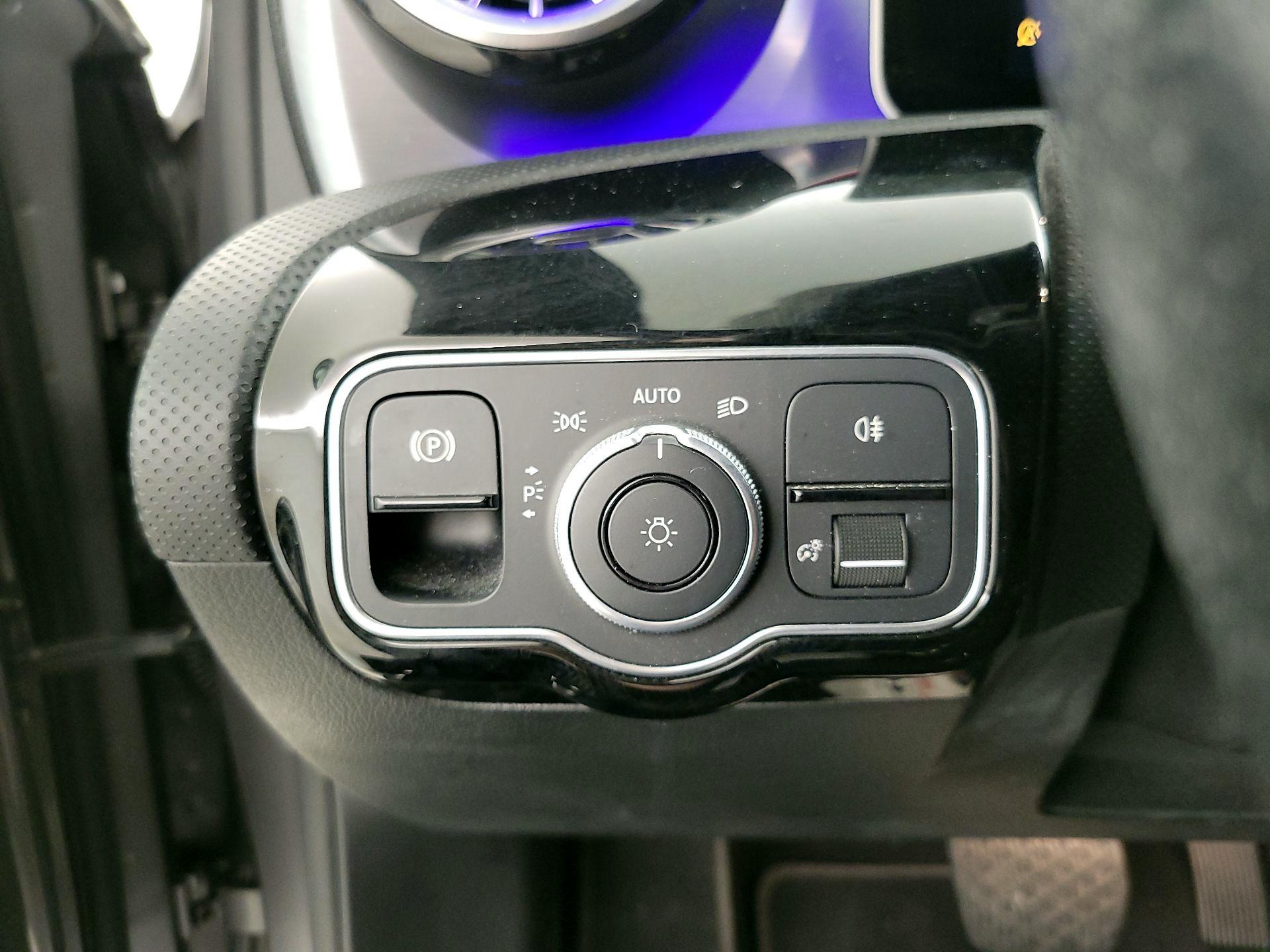 Thumbnail: 2020 Mercedes-Benz A-Class - 13
